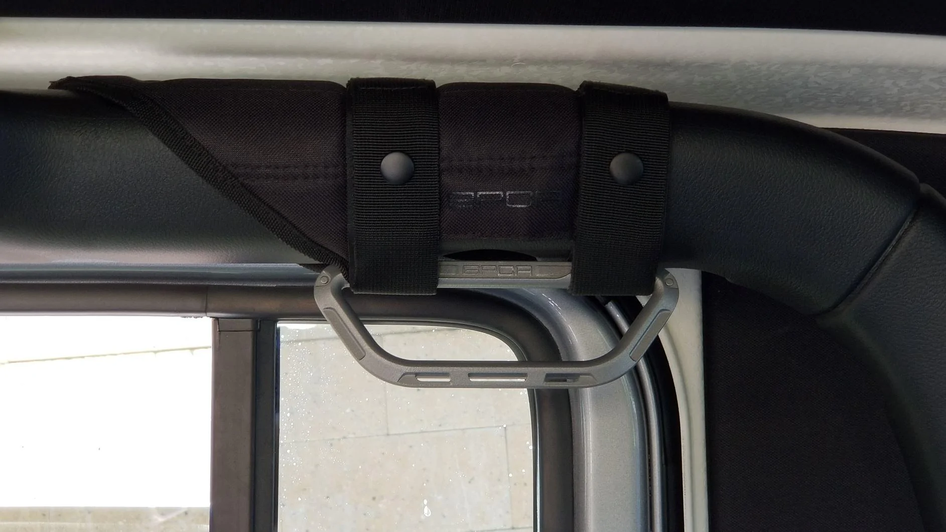 Jeep Gladiator GPCA grab handles, who has them installed front & back? 20210613_152008