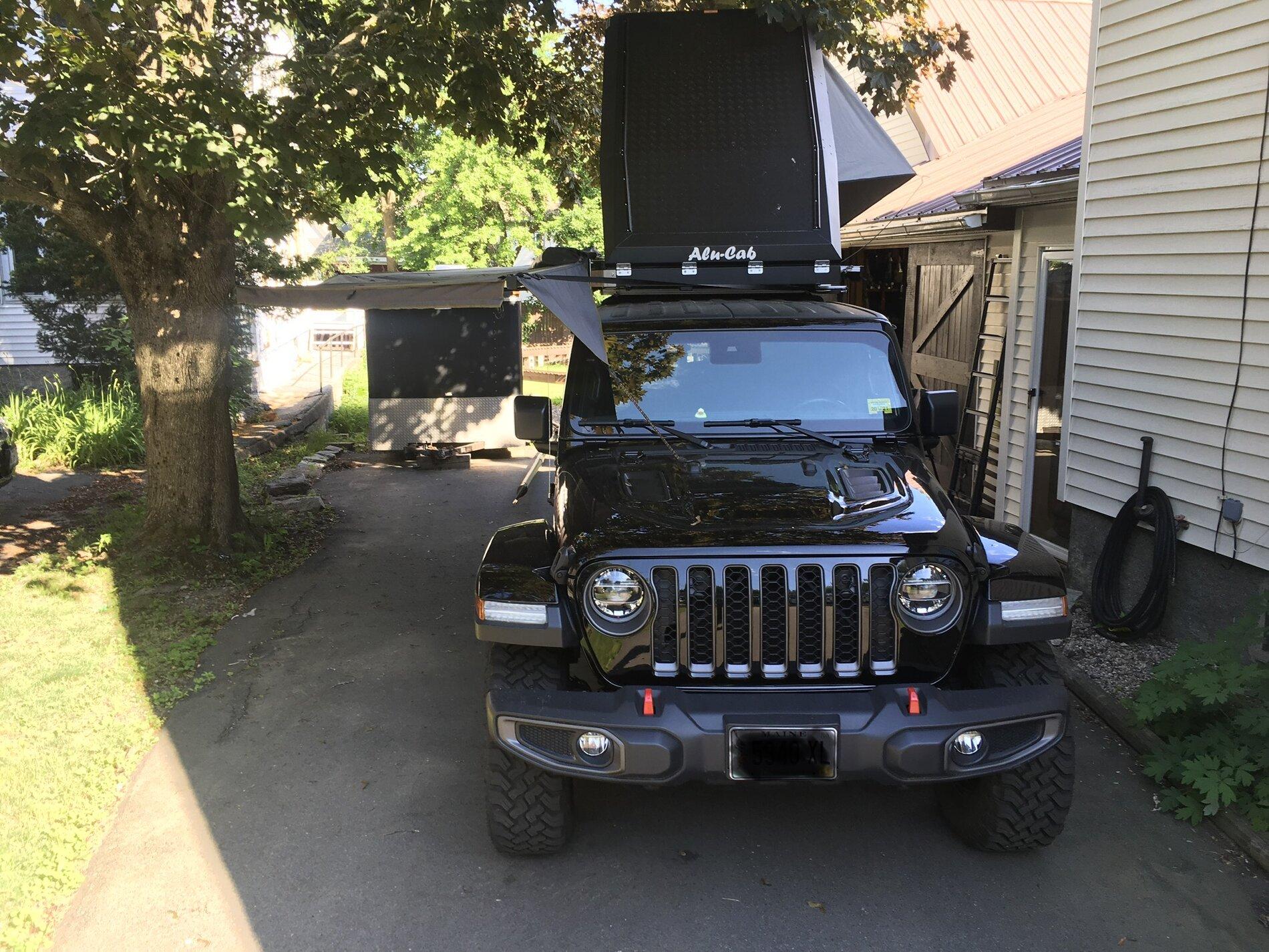 Jeep Gladiator Alu-Cab RTT 90D4A7B6-2336-456B-BC9D-EBE27E02737E