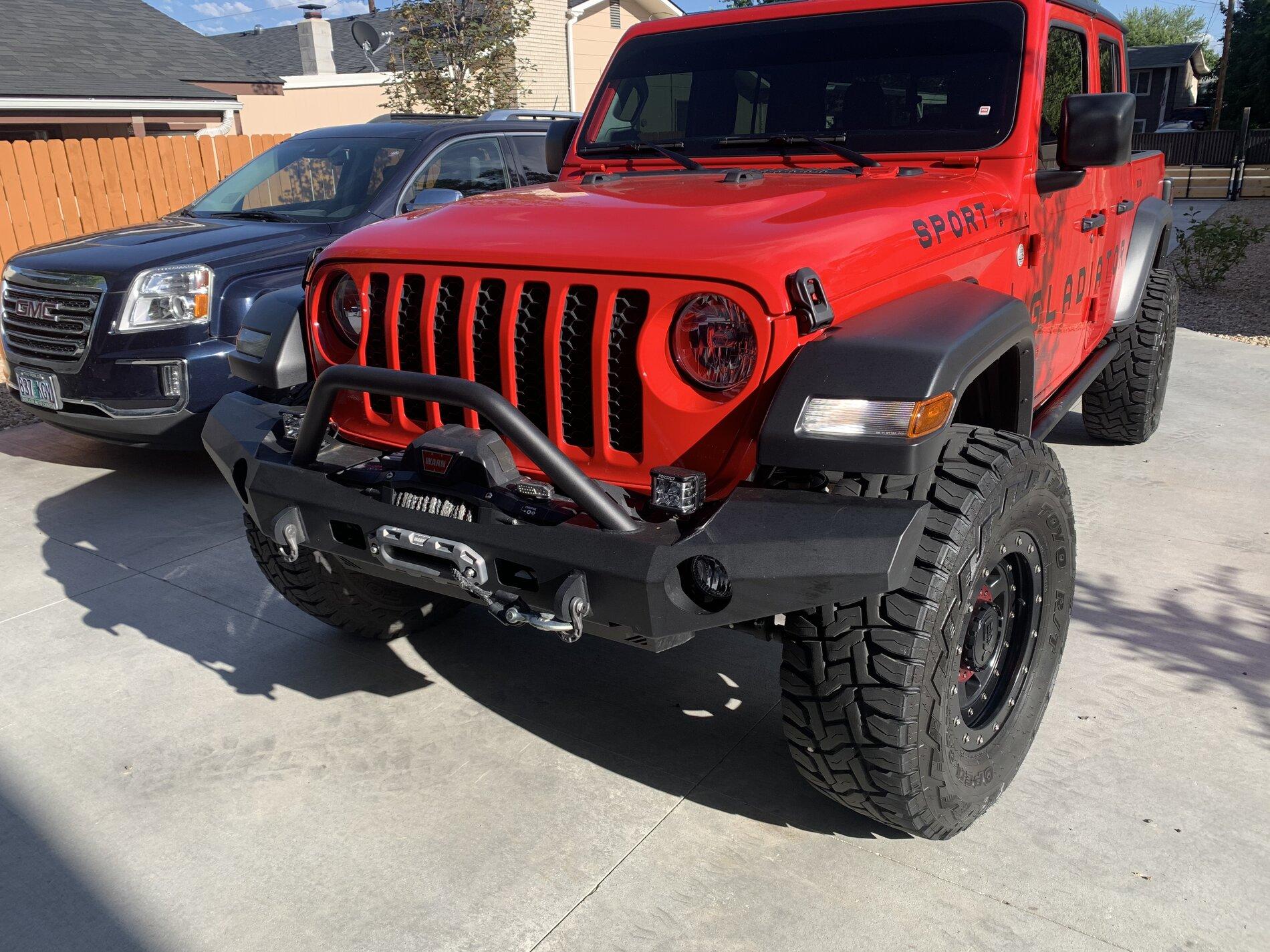 Jeep Gladiator FIRECRACKER RED Gladiator JT Club A1A777B6-5196-4771-B74B-4EBF9FE34C12