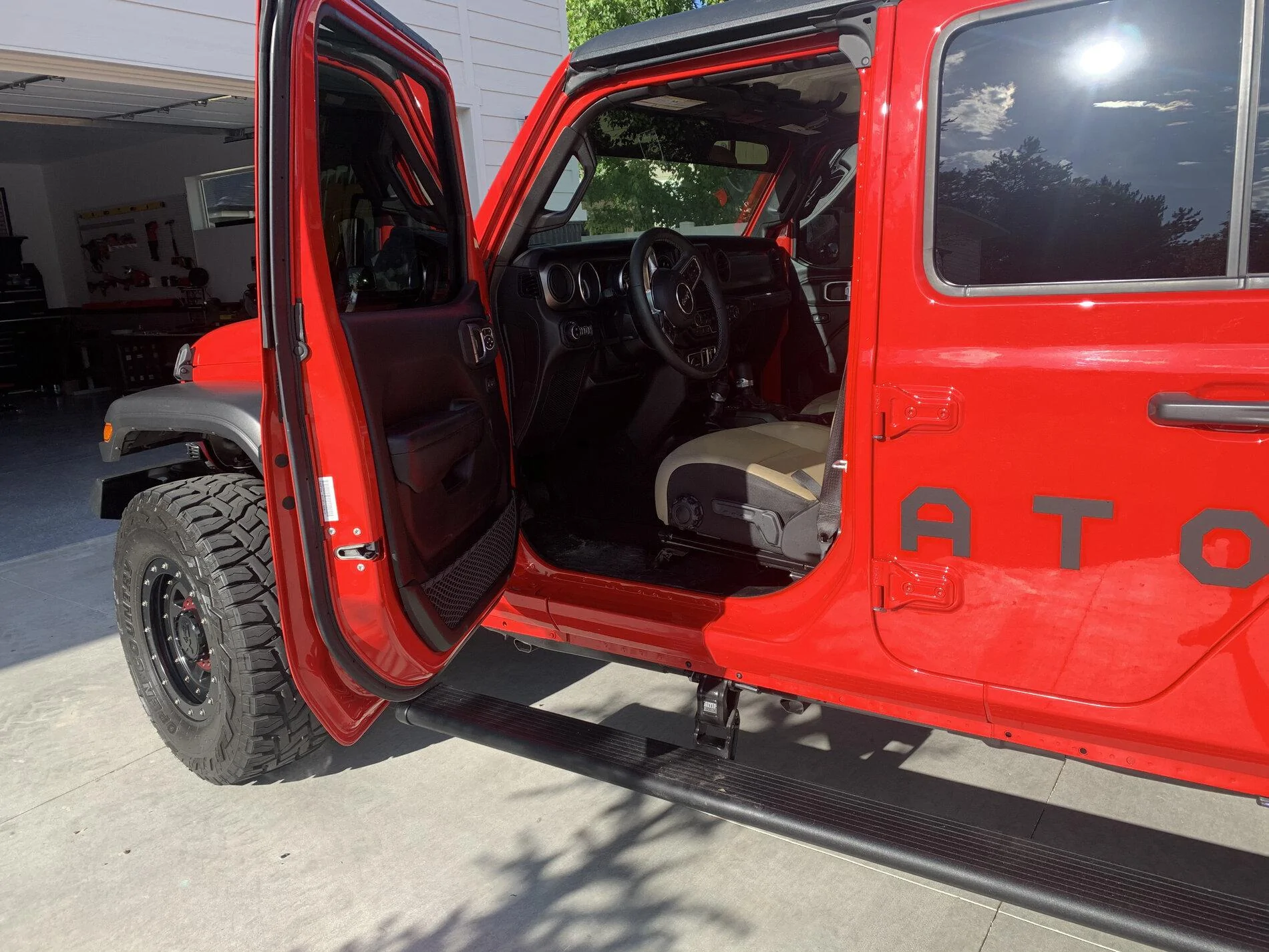 Jeep Gladiator FIRECRACKER RED Gladiator JT Club 09FE9CD7-DC06-46A6-968E-5F099C2484CD