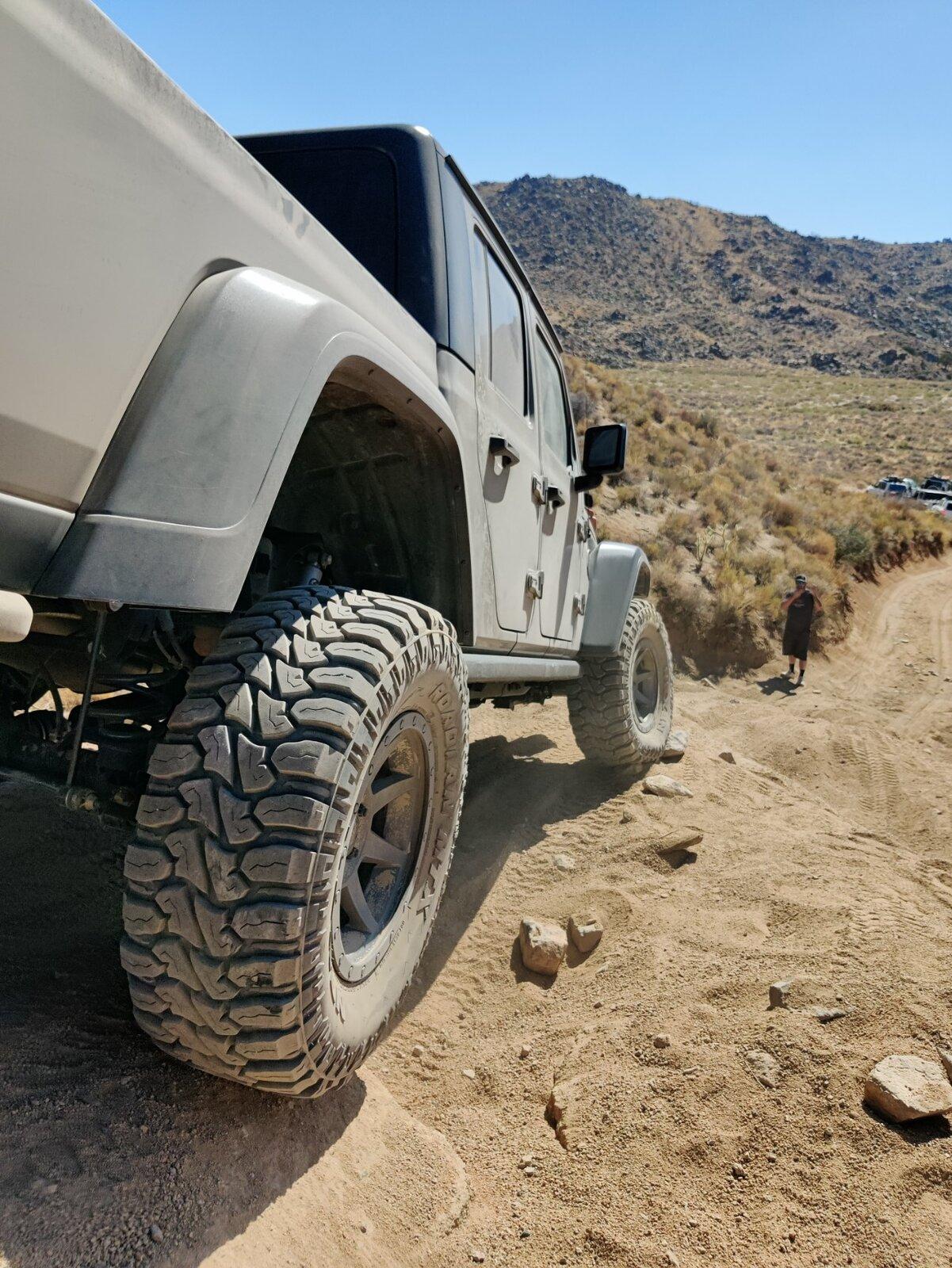Jeep Gladiator AEV 2.5 Dual Sport Diesel Lift 193A9CB1-79DD-4E7C-8AC6-59BCC0CC5181