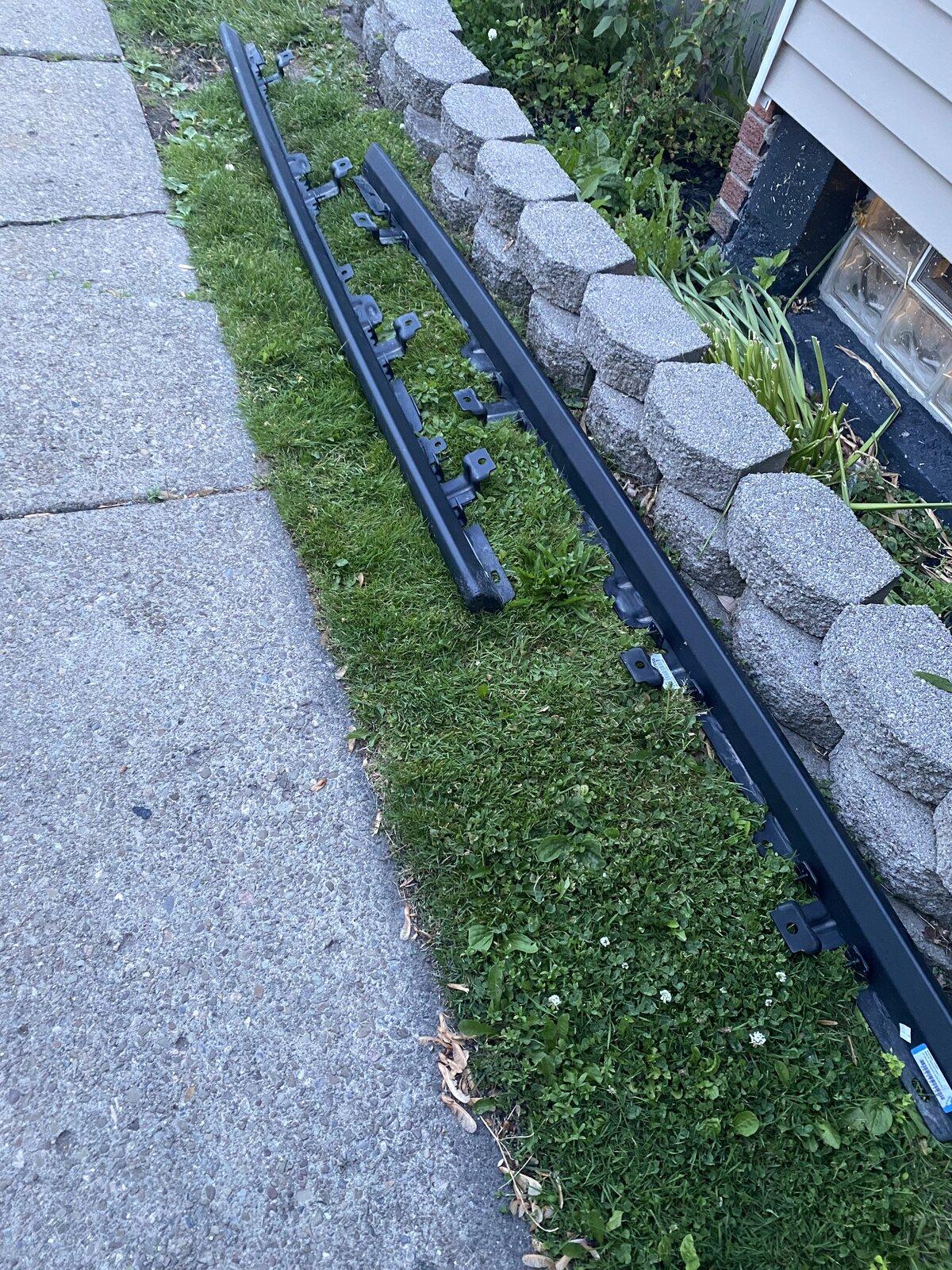 Jeep Gladiator OEM Rock Rails for sale 6292B1FE-30C9-49AD-90D5-01E2FA890841