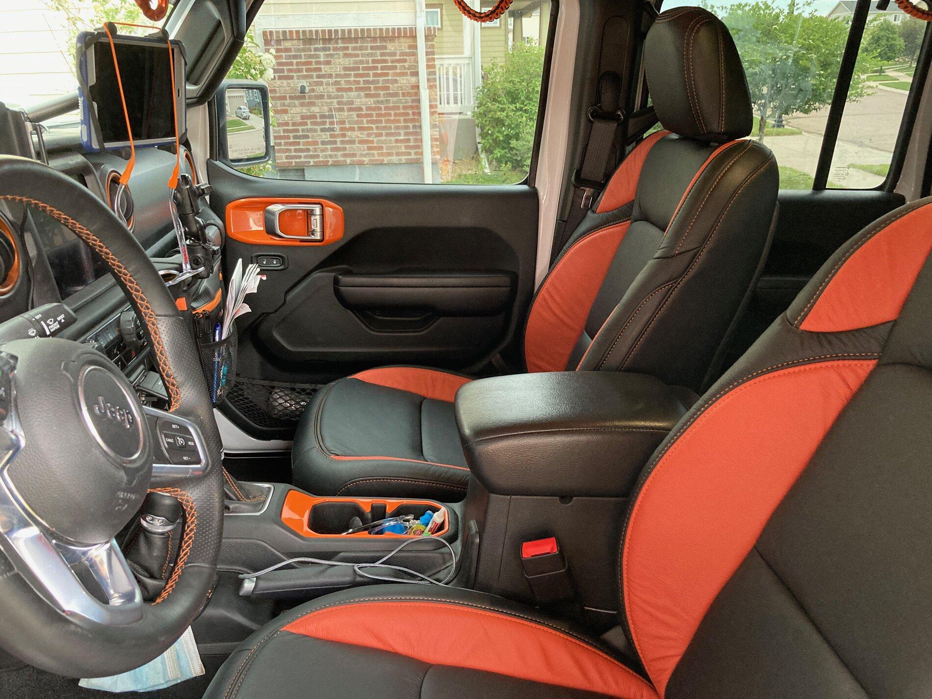Jeep Gladiator Mojave orange mods driver