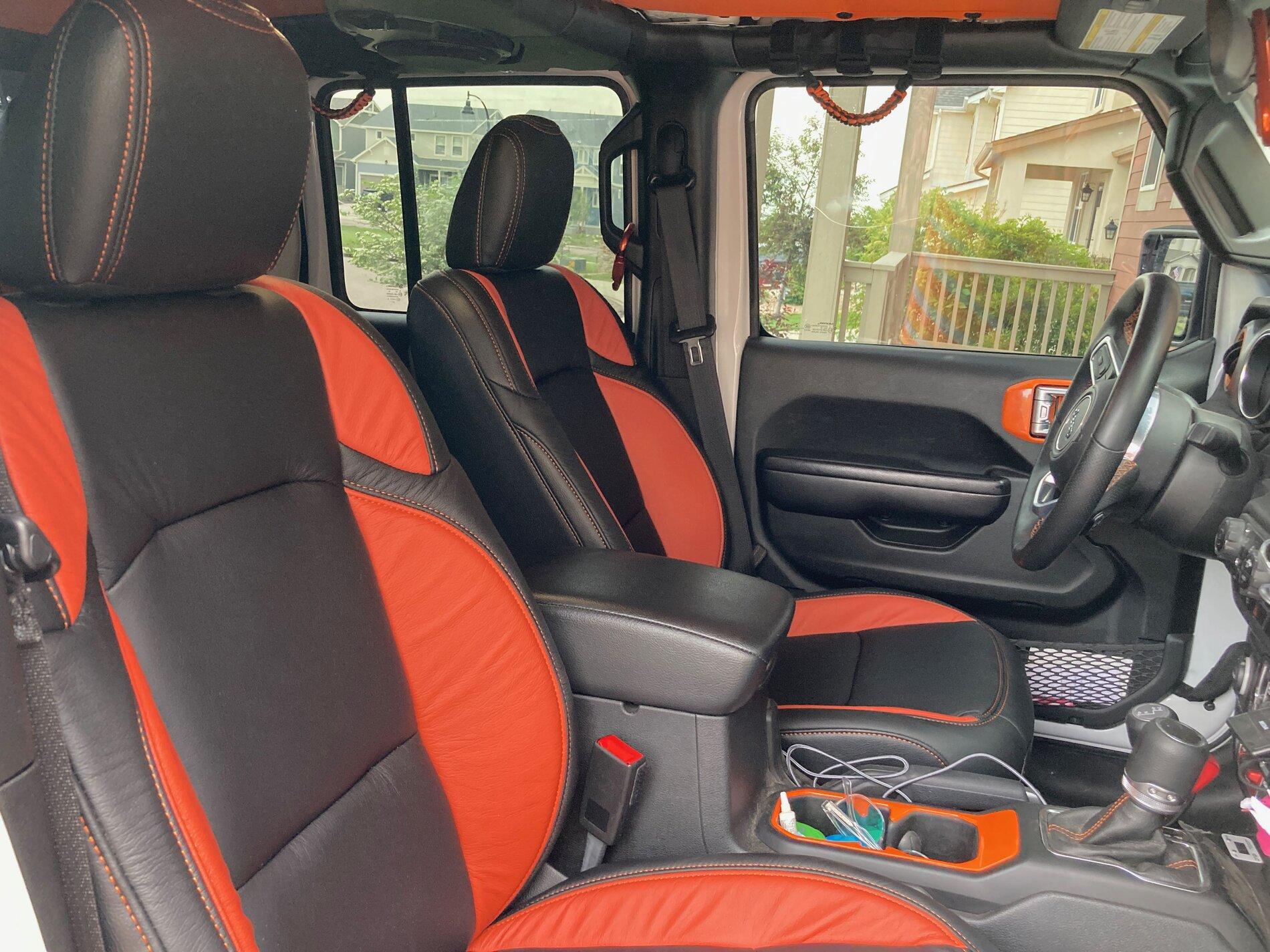 Jeep Gladiator Mojave orange mods passenger