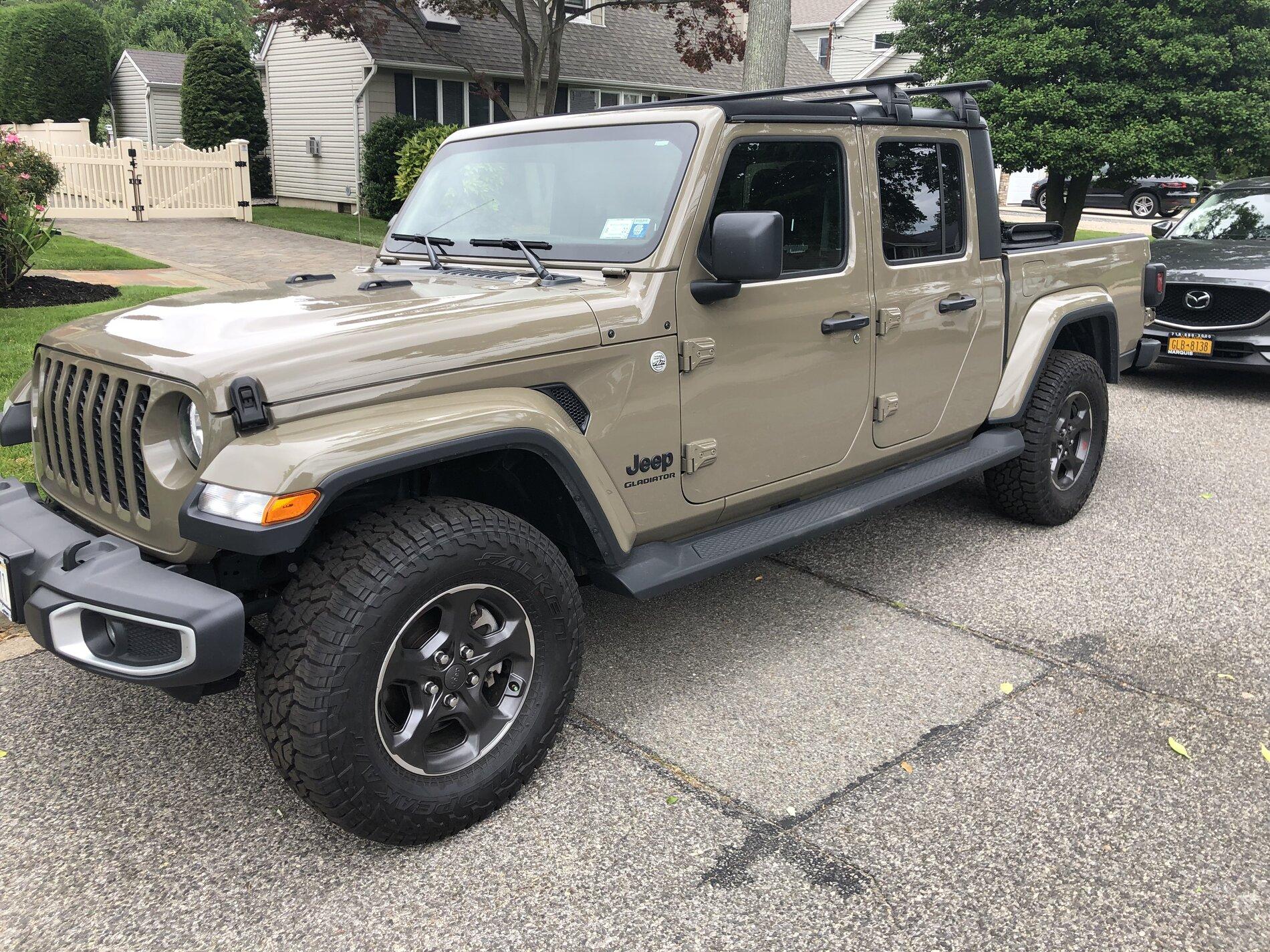 Jeep Gladiator 33’s on sport with no lift 9FA41288-D3BE-4C31-A34C-900221874A23