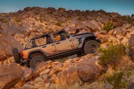 Jeep Gladiator First JT with OEM factory Halfdoors? images-2