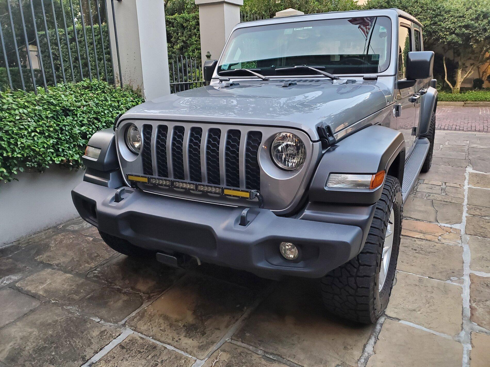 Jeep Gladiator Diode Dynamics LED bumper light bar 20210615_060258