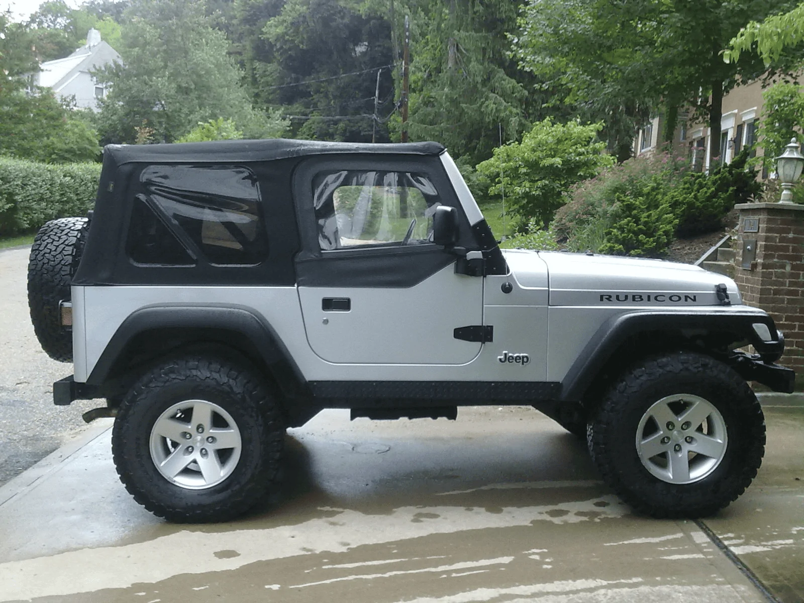 Jeep Gladiator First JT with OEM factory Halfdoors? 1623763718794