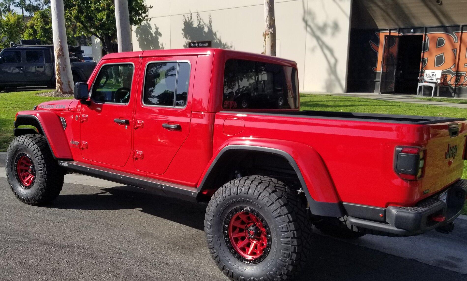 Jeep Gladiator Optional Equipment Vs. Aftermarket Equipment 20210615_093904
