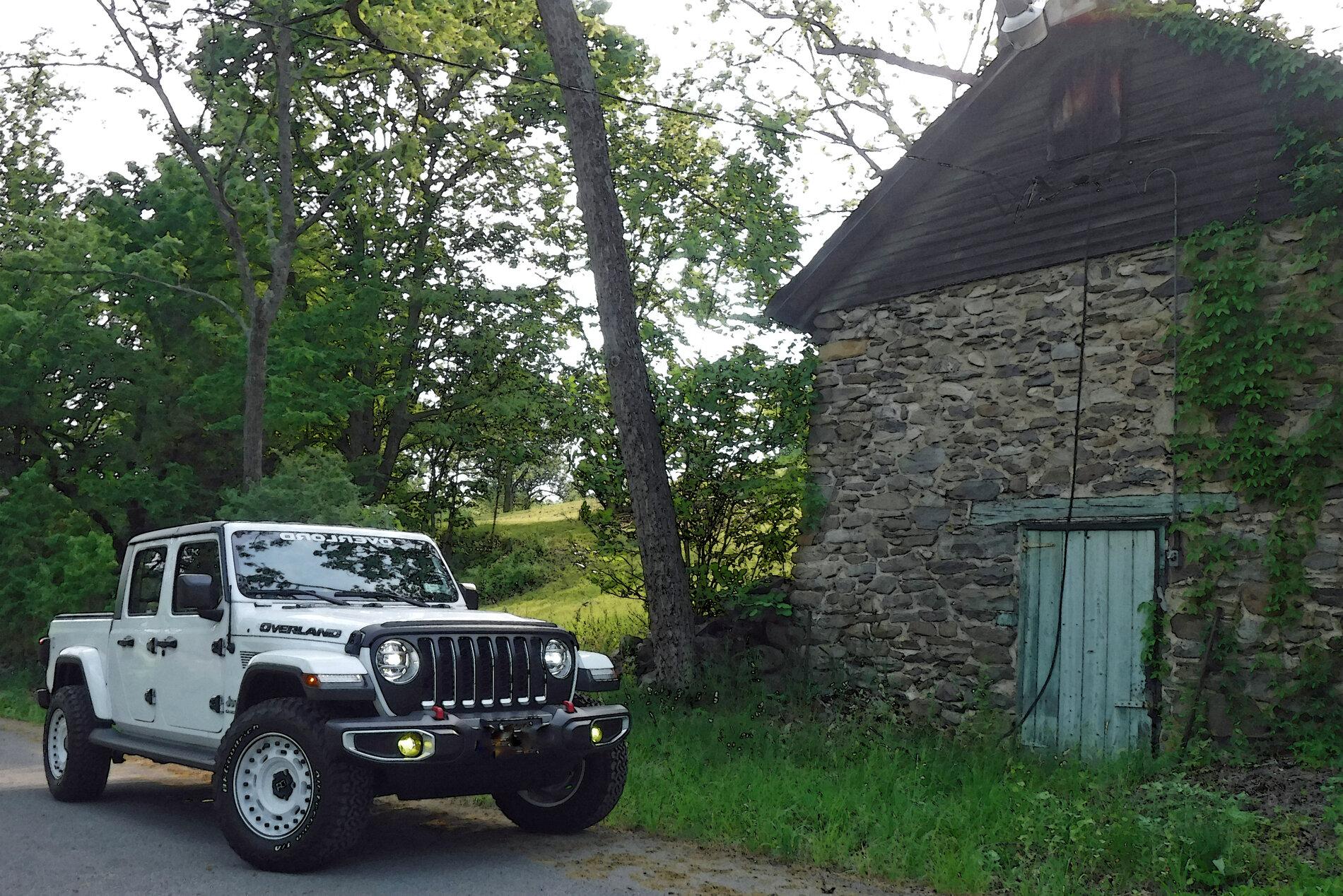 Jeep Gladiator "Accent color" trend? DSCF3935.JPG