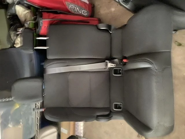 Jeep Gladiator Overland cloth seats and console. $300ILLINOIS C9DCCE79-E56A-4496-A8F6-05519E14E3D6