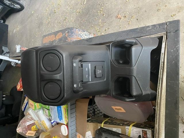 Jeep Gladiator Overland cloth seats and console. $300ILLINOIS 7C3CF8DE-DC40-4142-90AF-B5B1F16EF3CB