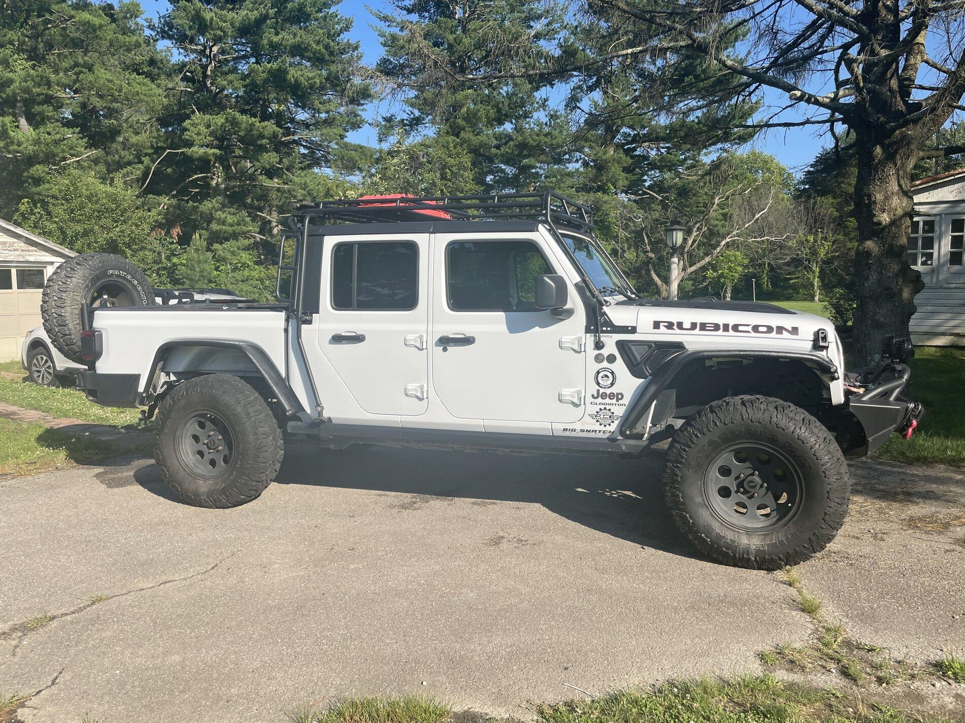 Jeep Gladiator FOR SALE: 2020 JTR 6sp manual with mods $49,500 3094FD5E-AF97-4BAC-B6D0-B007C27F5FB9