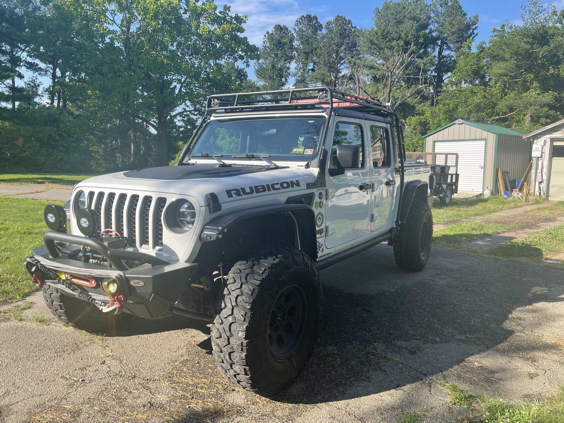 Jeep Gladiator FOR SALE: 2020 JTR 6sp manual with mods $49,500 CB41CA5E-0B52-48BD-A58E-C87CAC7FE28D