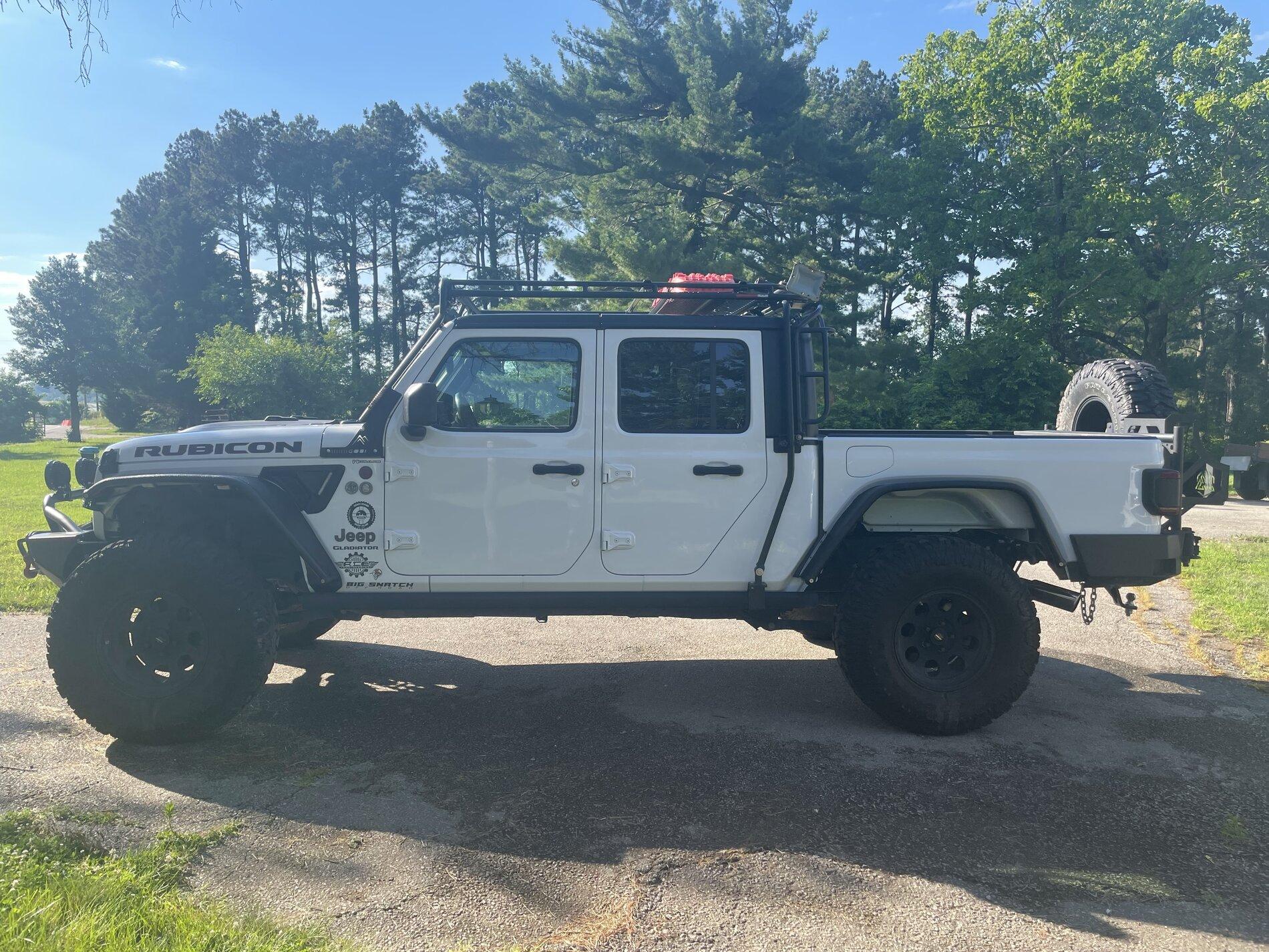 Jeep Gladiator FOR SALE: 2020 JTR 6sp manual with mods $49,500 9B780DA1-A189-4B13-ADF1-8473B5BD6B8E