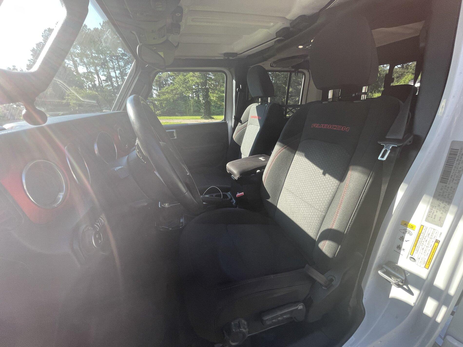 Jeep Gladiator FOR SALE: 2020 JTR 6sp manual with mods $49,500 CF33FC86-68E5-4FC2-B750-75AA80F6B108
