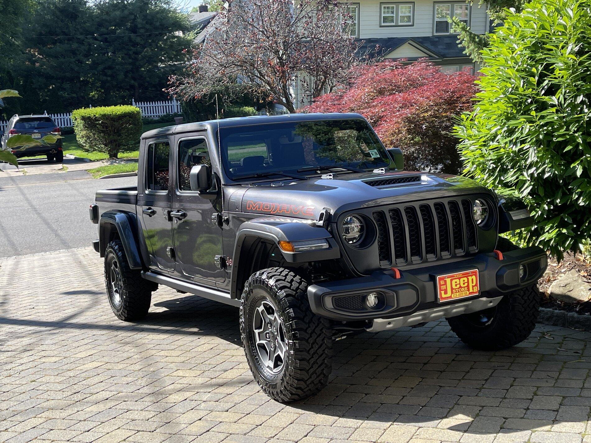Jeep Gladiator GRANITE CRYSTAL JT Gladiator Club 9C0DBF54-E6AA-4931-9D3A-09B42EE9A403