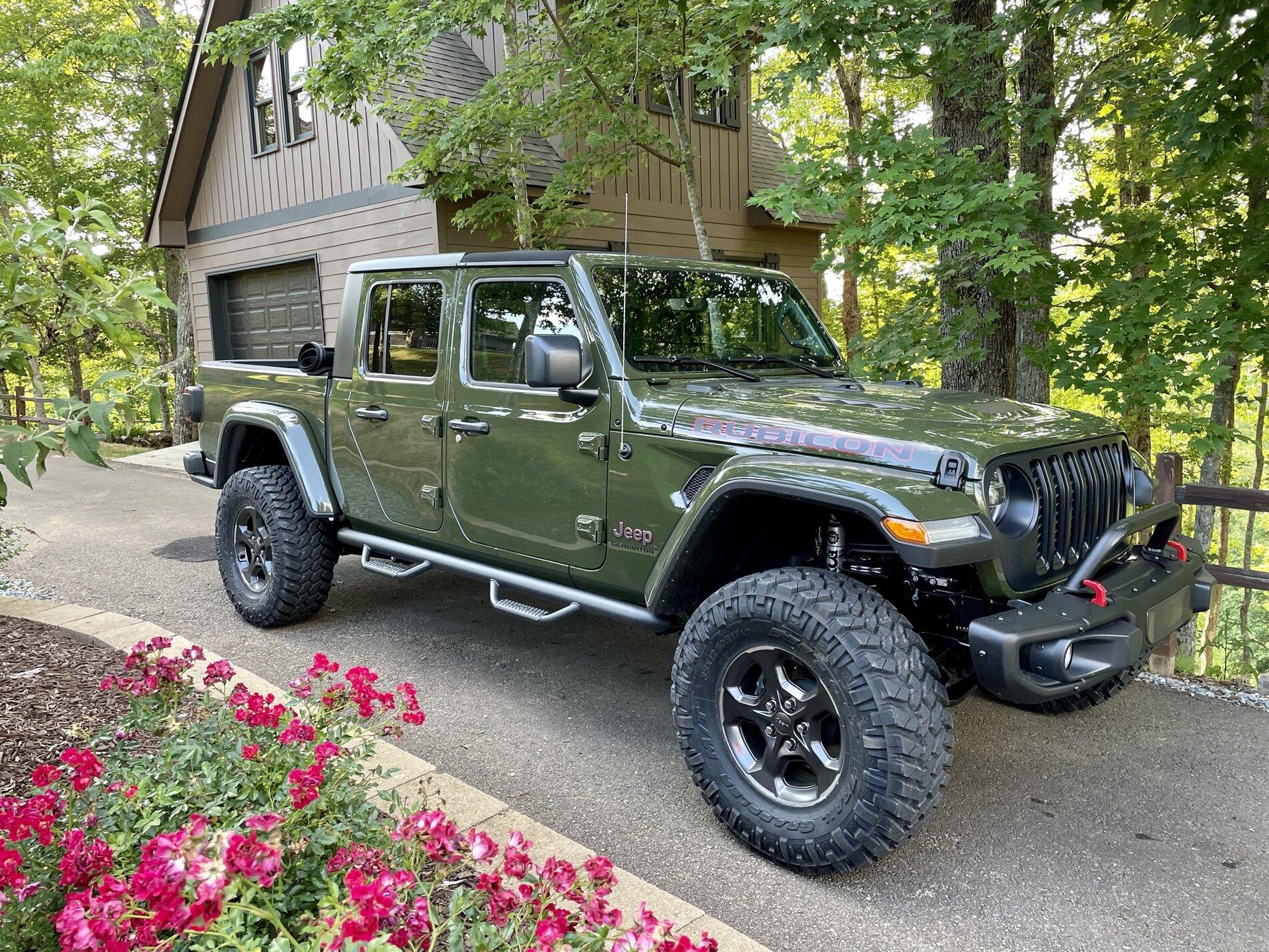 Jeep Gladiator SARGE GREEN Gladiator club 29FE154E-0887-4929-ABCD-28647B1E1058