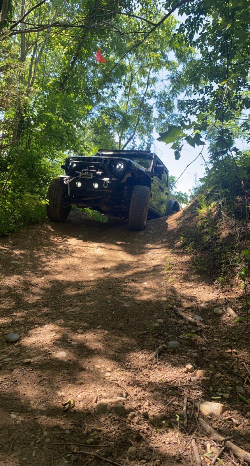 Jeep Gladiator WILLYS Edition Gladiator JT Club 5D1BB8EC-7FED-40DB-B092-C2728C6B5EBC