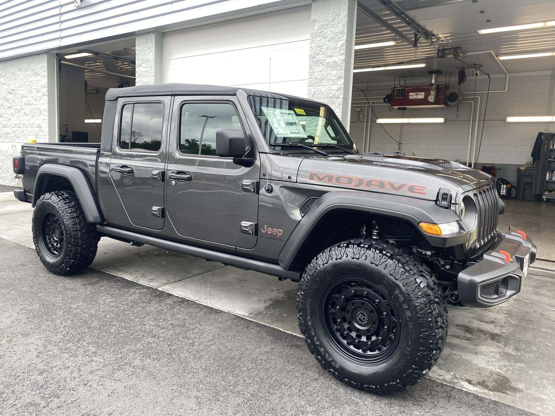 Jeep Gladiator GRANITE CRYSTAL JT Gladiator Club AD7C5112-45B5-4428-A9EA-9756AD7C84FA