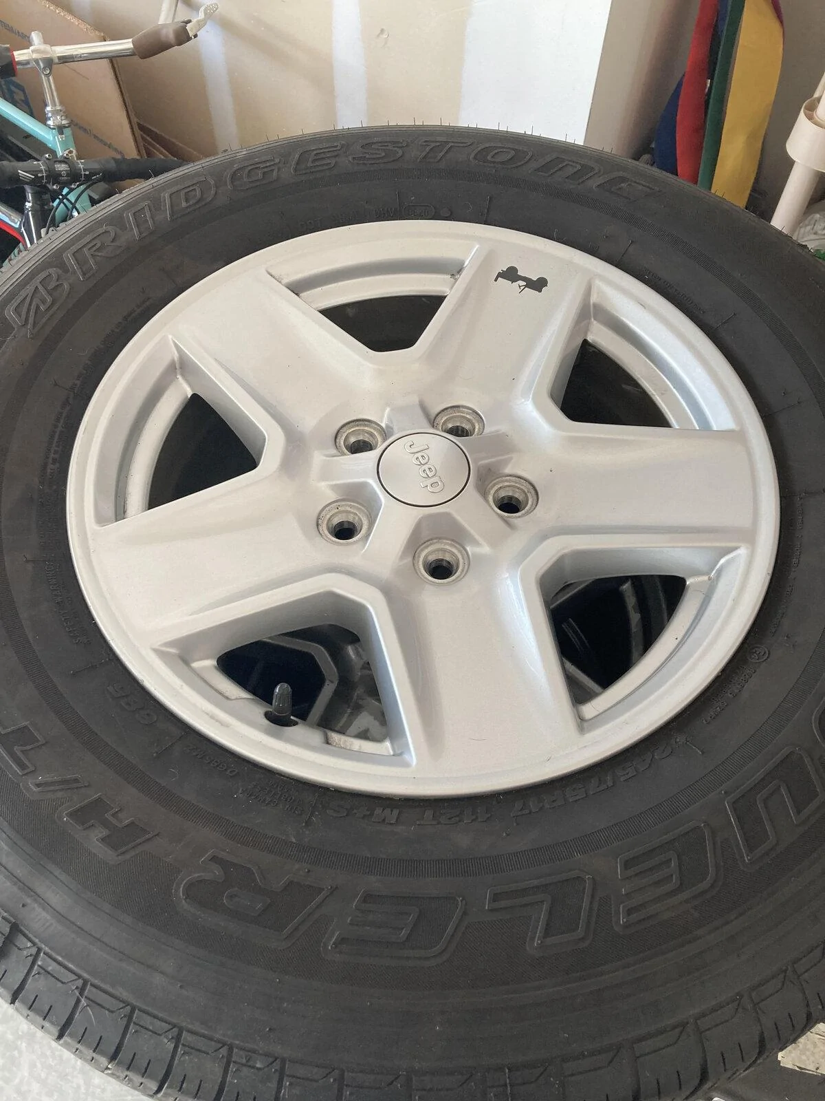 Jeep Gladiator Stock JT Sport S wheels and tires Wheel