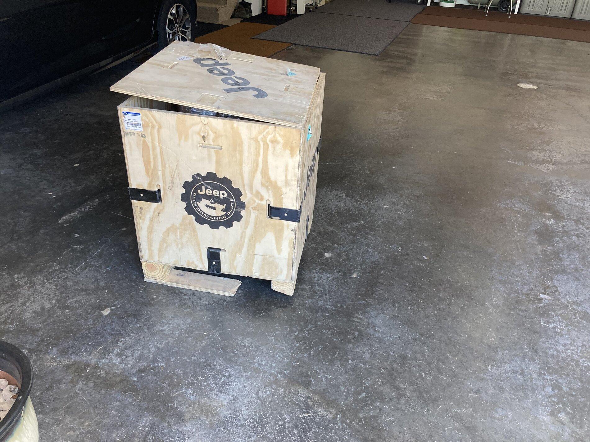 Jeep Gladiator Mopar 2” lift crate free 8020E56A-94B0-480D-8F9F-E0398366B62A