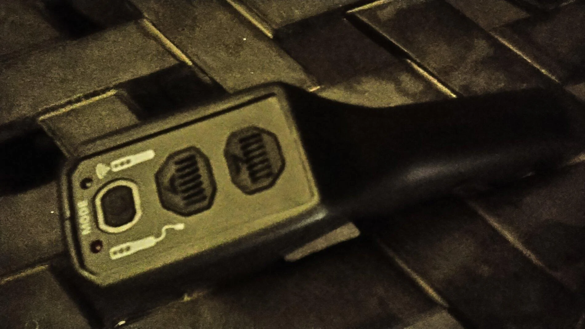 Jeep Gladiator Charging Warn Winch Remote. KIMG0035