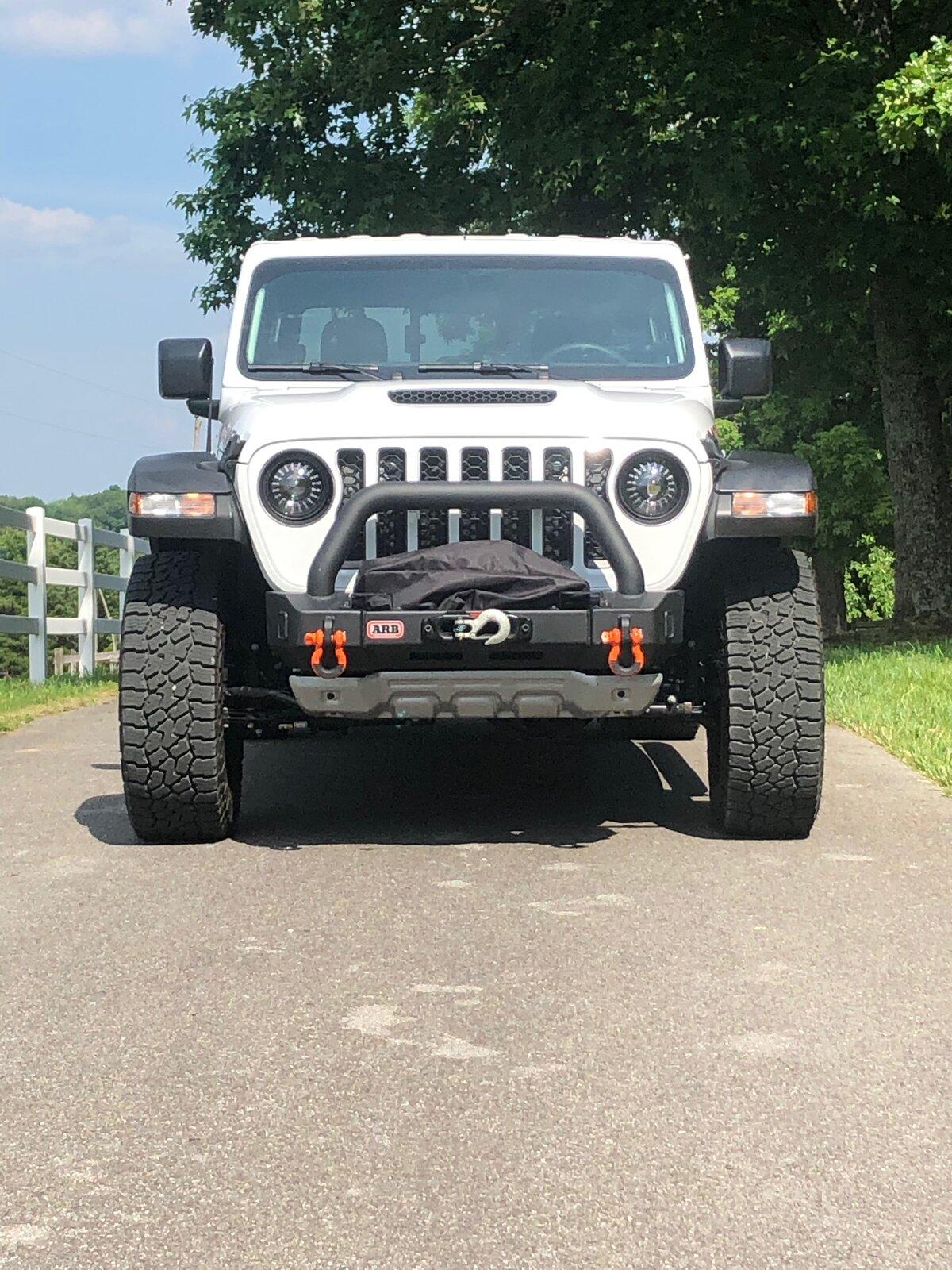 Jeep Gladiator Show me your front bumpers!! First washing b