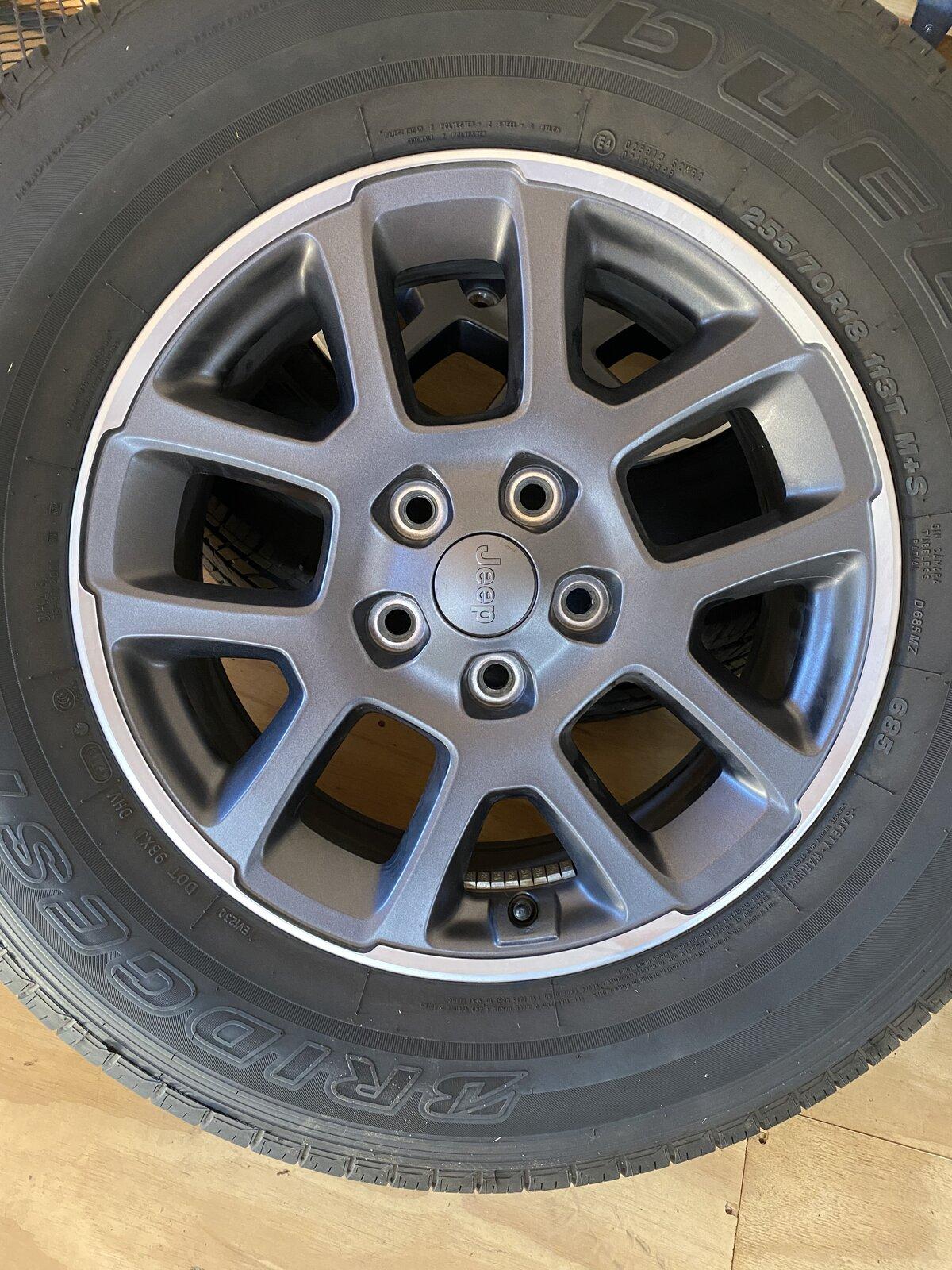 Jeep Gladiator Overland wheels and tires 3C1670D9-A23E-41D6-8E5A-3E3C7882C20E