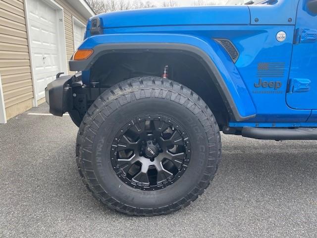 Jeep Gladiator (4) 17x9 Helo wheels w/ 35inch tire & TPMS - 5k Miles 2
