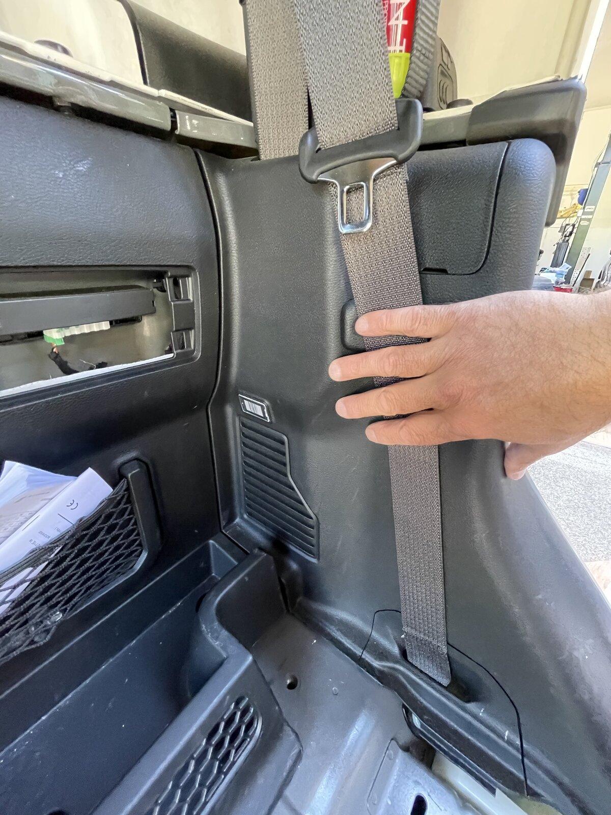 Jeep Gladiator HELP! Removing the rear and side interior panels… DECFF60A-A0A4-48E4-9408-6C2856BD6B68