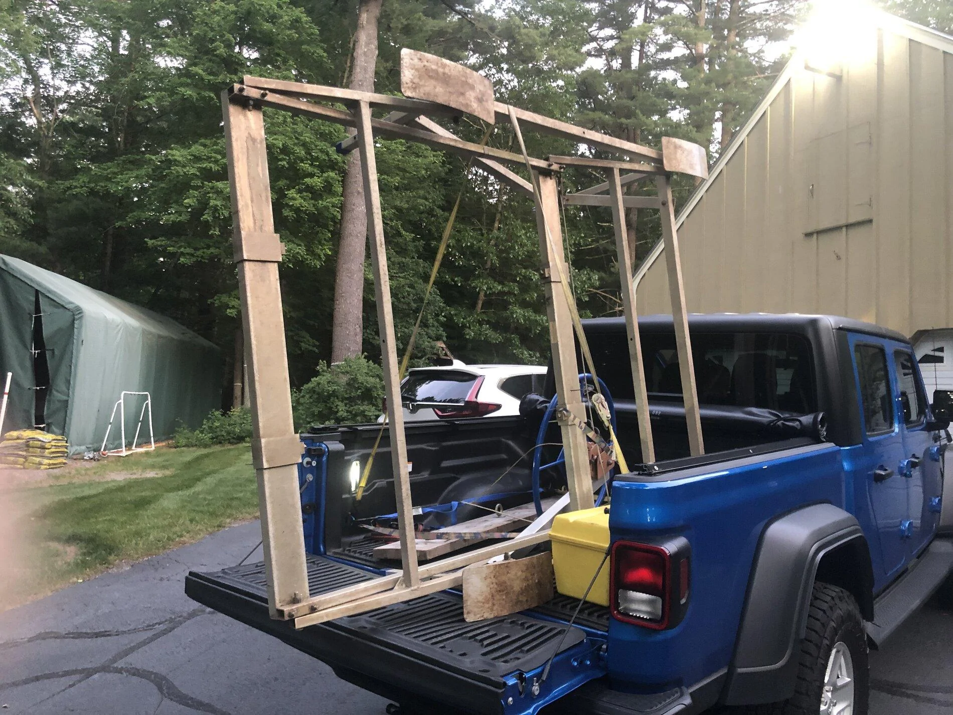 Jeep Gladiator Should I try to haul in the bed or get a trailer? E74CCA72-2DE1-4199-9C71-AFAE06BA3E8F