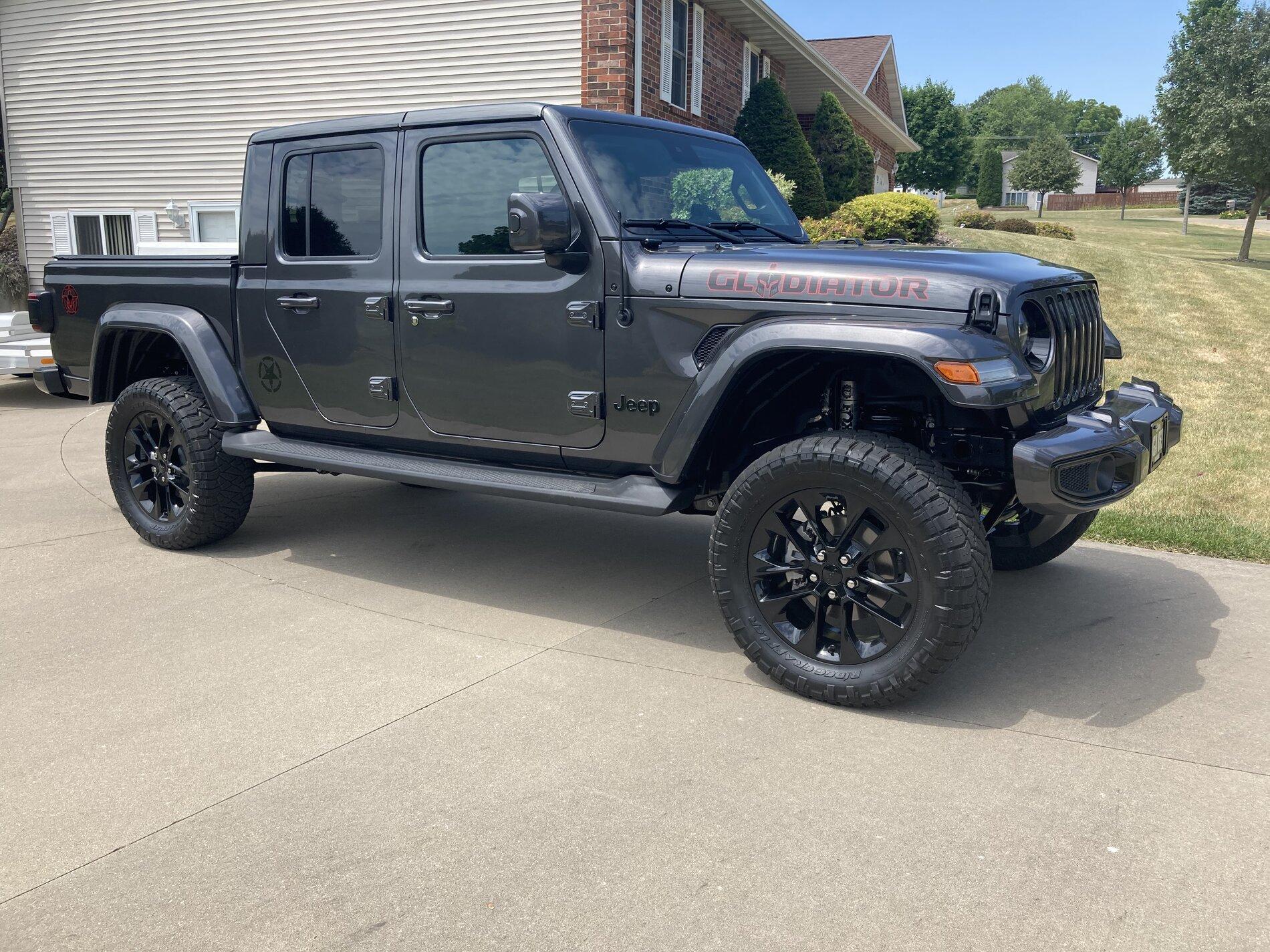 Jeep Gladiator GRANITE CRYSTAL JT Gladiator Club 1CB9AE0E-F91A-4AAC-B4BA-49C5E313CEF2