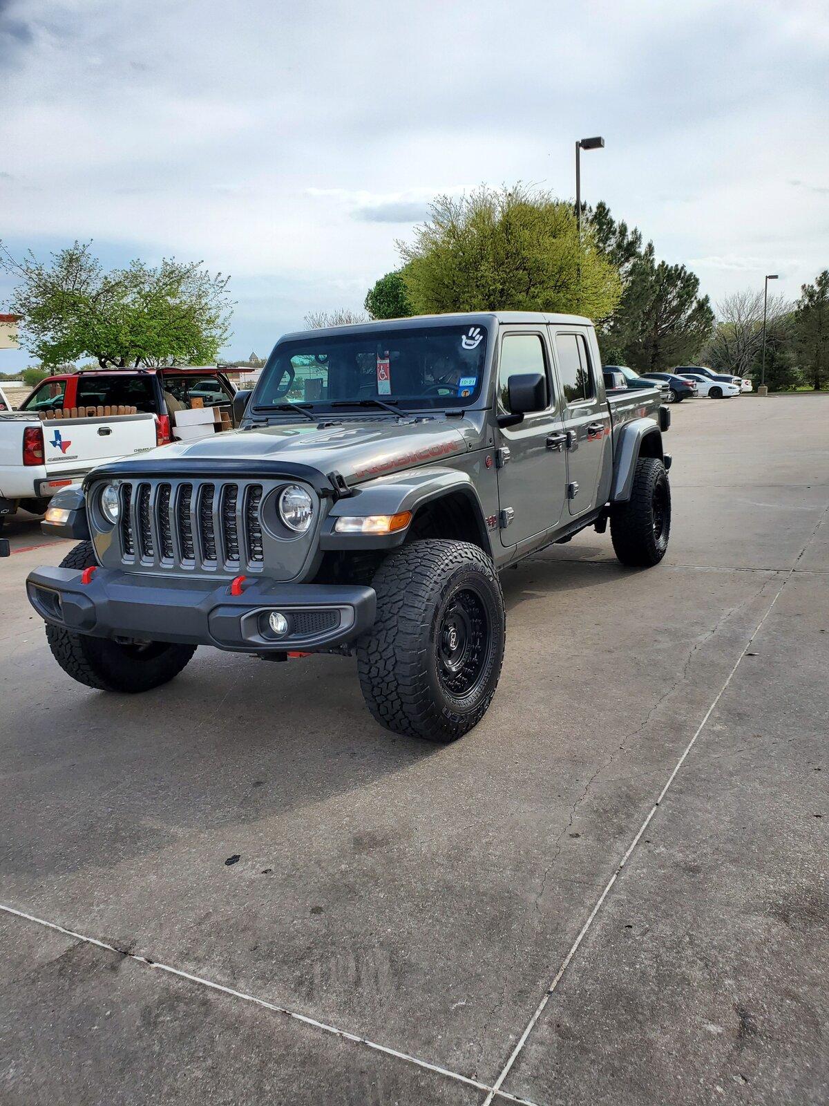 Jeep Gladiator 2020 Jeep Gladiator Rubicon Sting Gray SOLD FOR 53K 20210330_164258