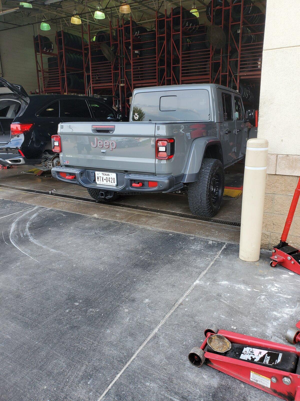 Jeep Gladiator 2020 Jeep Gladiator Rubicon Sting Gray SOLD FOR 53K 20210330_164113