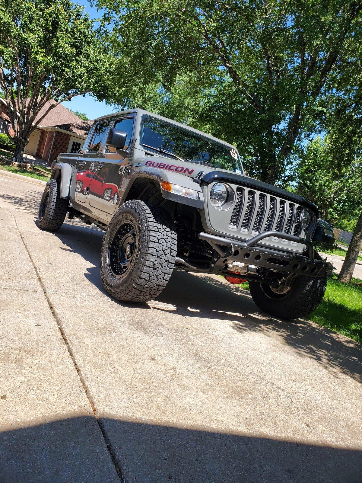 Jeep Gladiator 2020 Jeep Gladiator Rubicon Sting Gray SOLD FOR 53K 20210505_145240