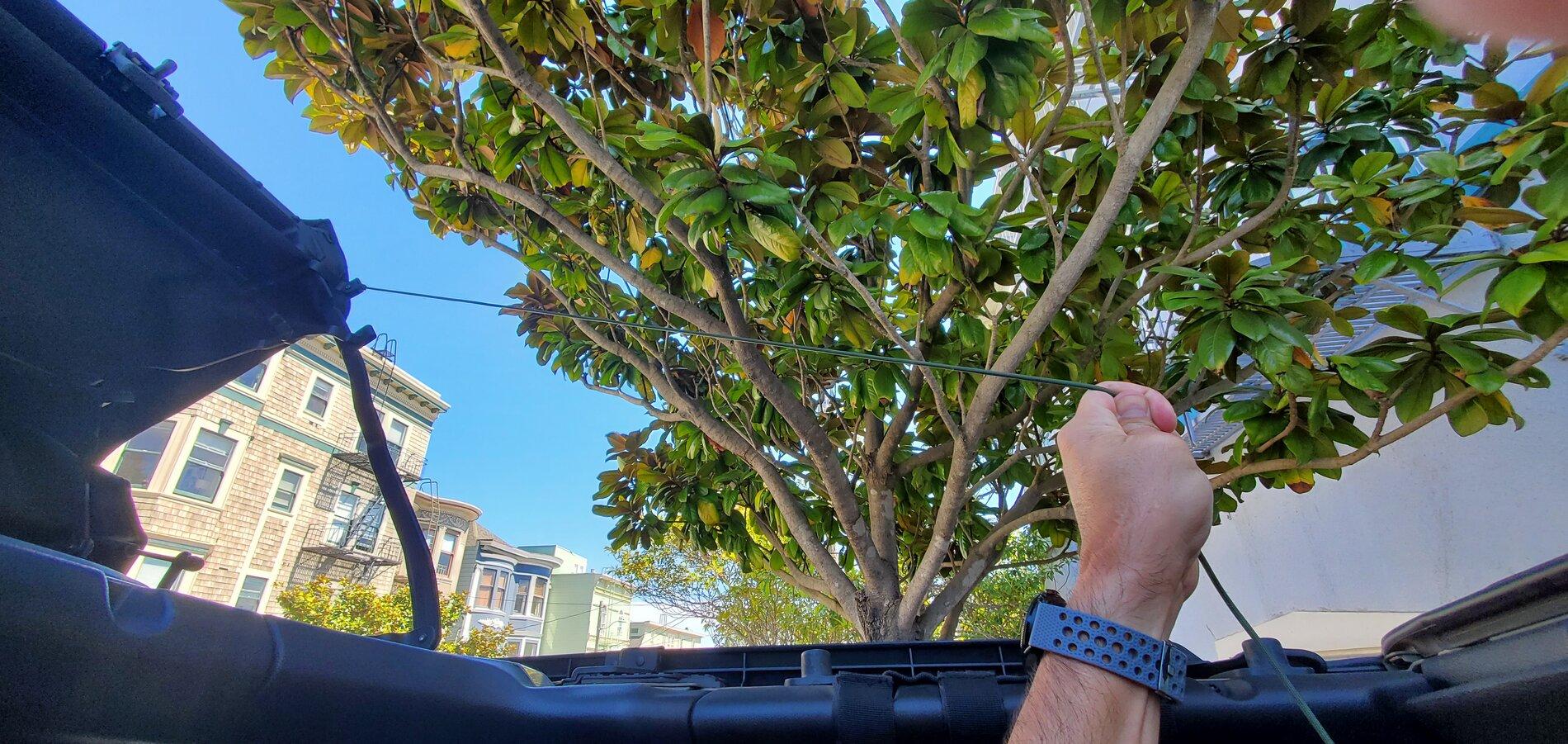 Jeep Gladiator Close your soft top without getting up from your seat. 20210617_153228