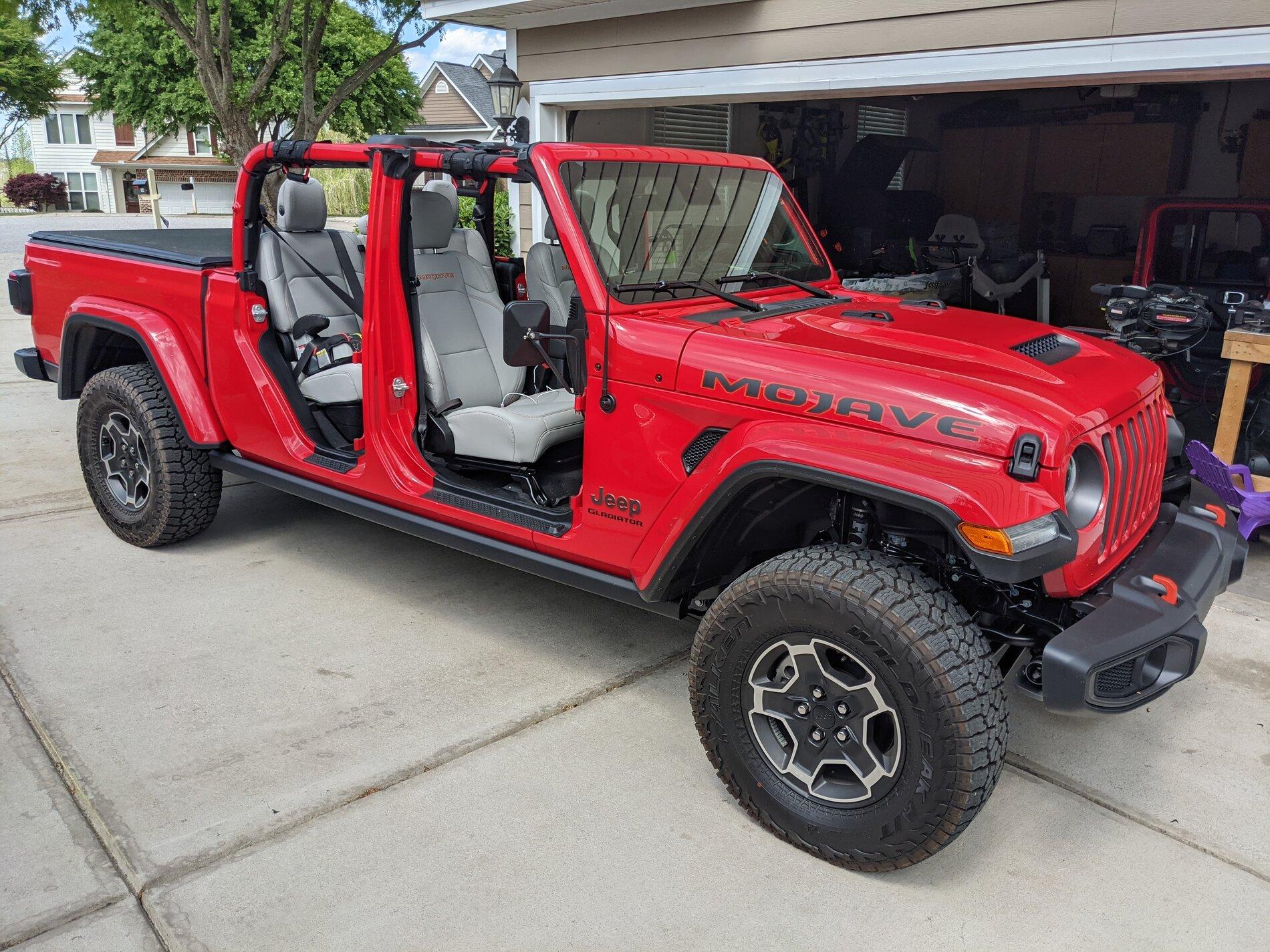 Jeep Gladiator GPCA grab handles, who has them installed front & back? 577BAE73-9B30-428D-9A20-AF843586CCE1