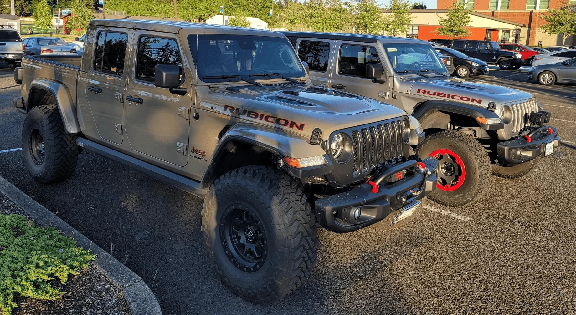 Jeep Gladiator Jeeps Parking Next To Jeeps j