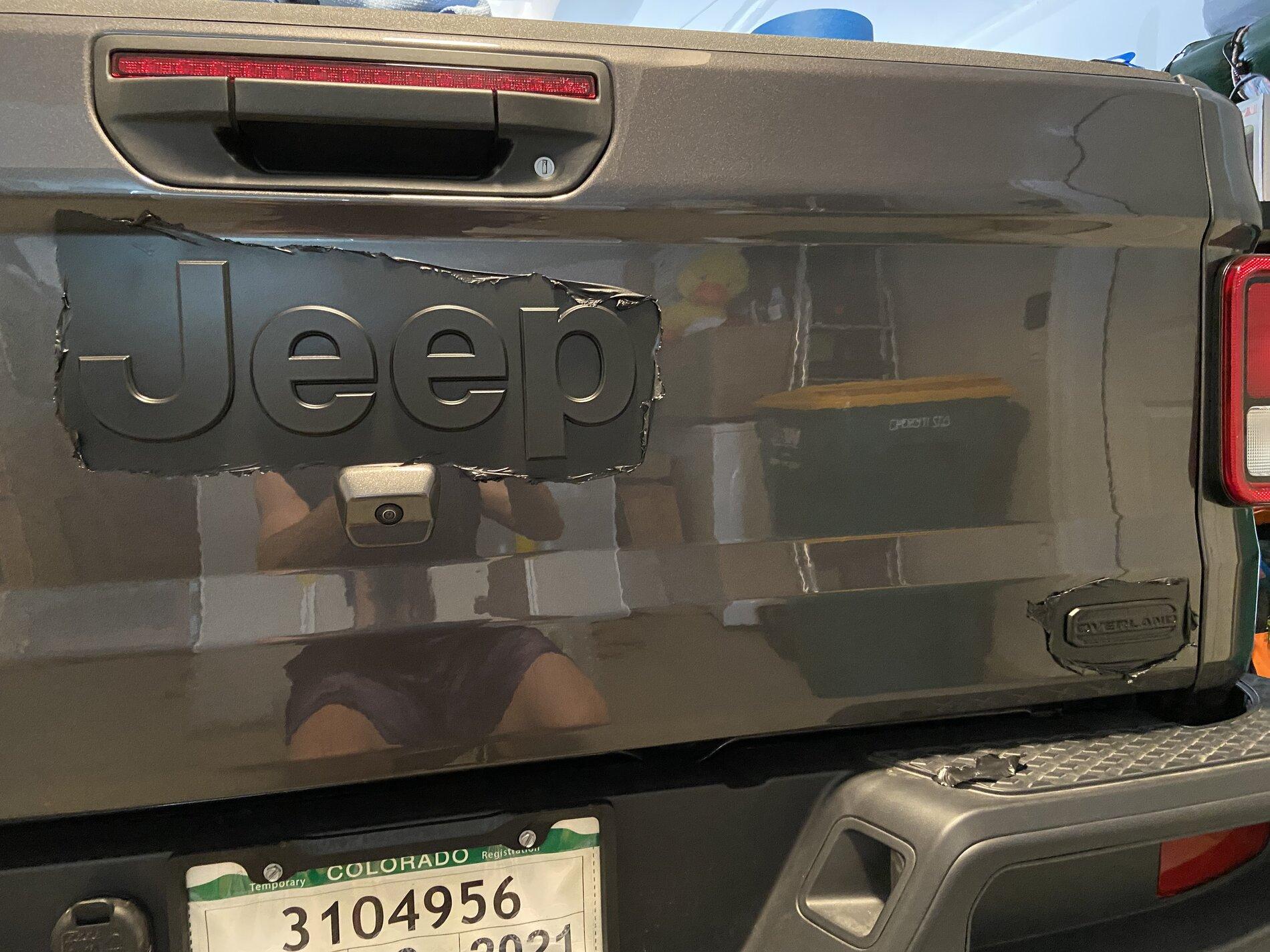Jeep Gladiator HyperDip Application - Emblems and Badges 1CF9DF1E-9D16-4D54-AA08-41320DF7CC0C