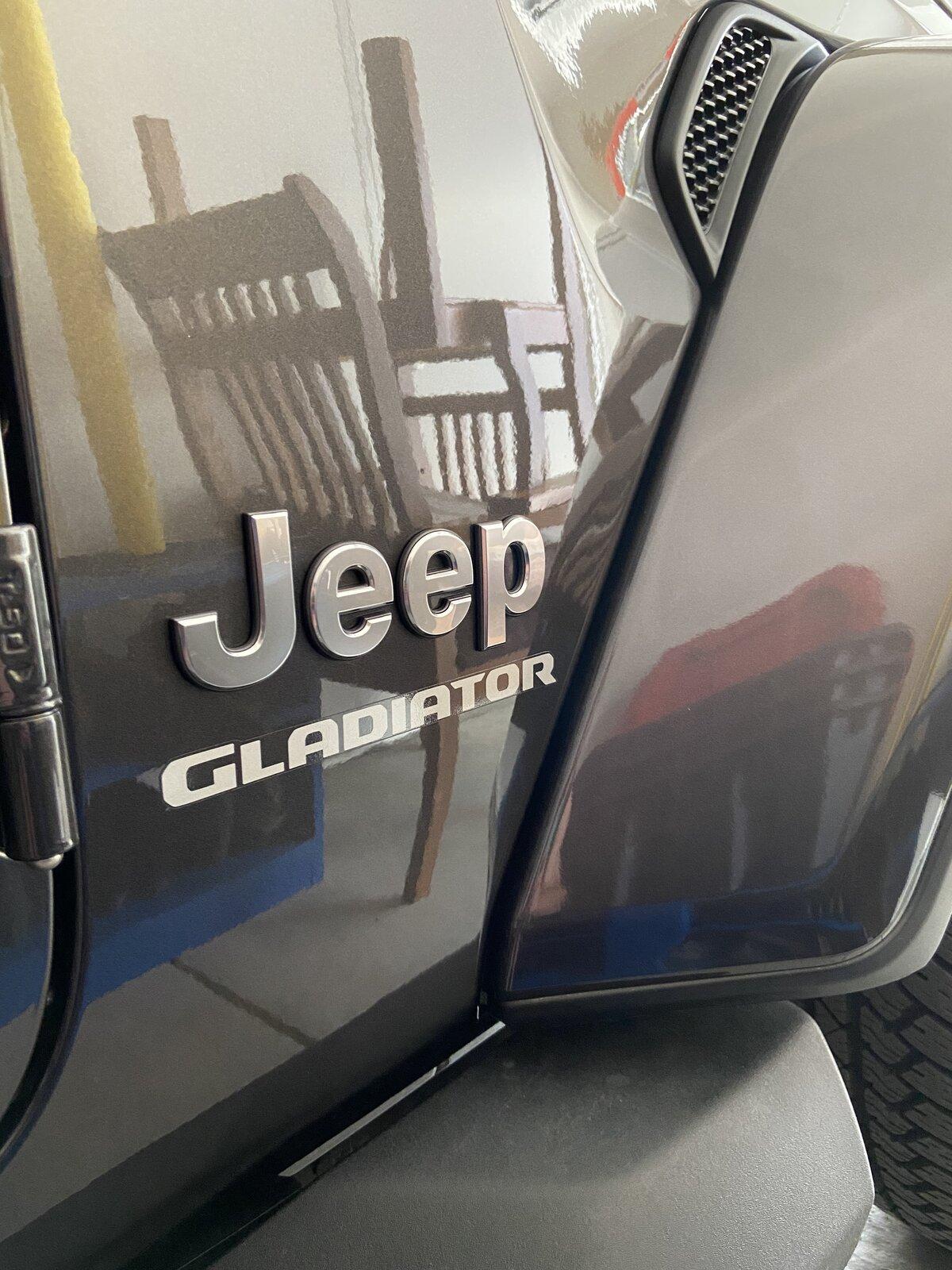 Jeep Gladiator HyperDip Application - Emblems and Badges 7F021FF7-3060-4A61-BDEF-E433024927A6