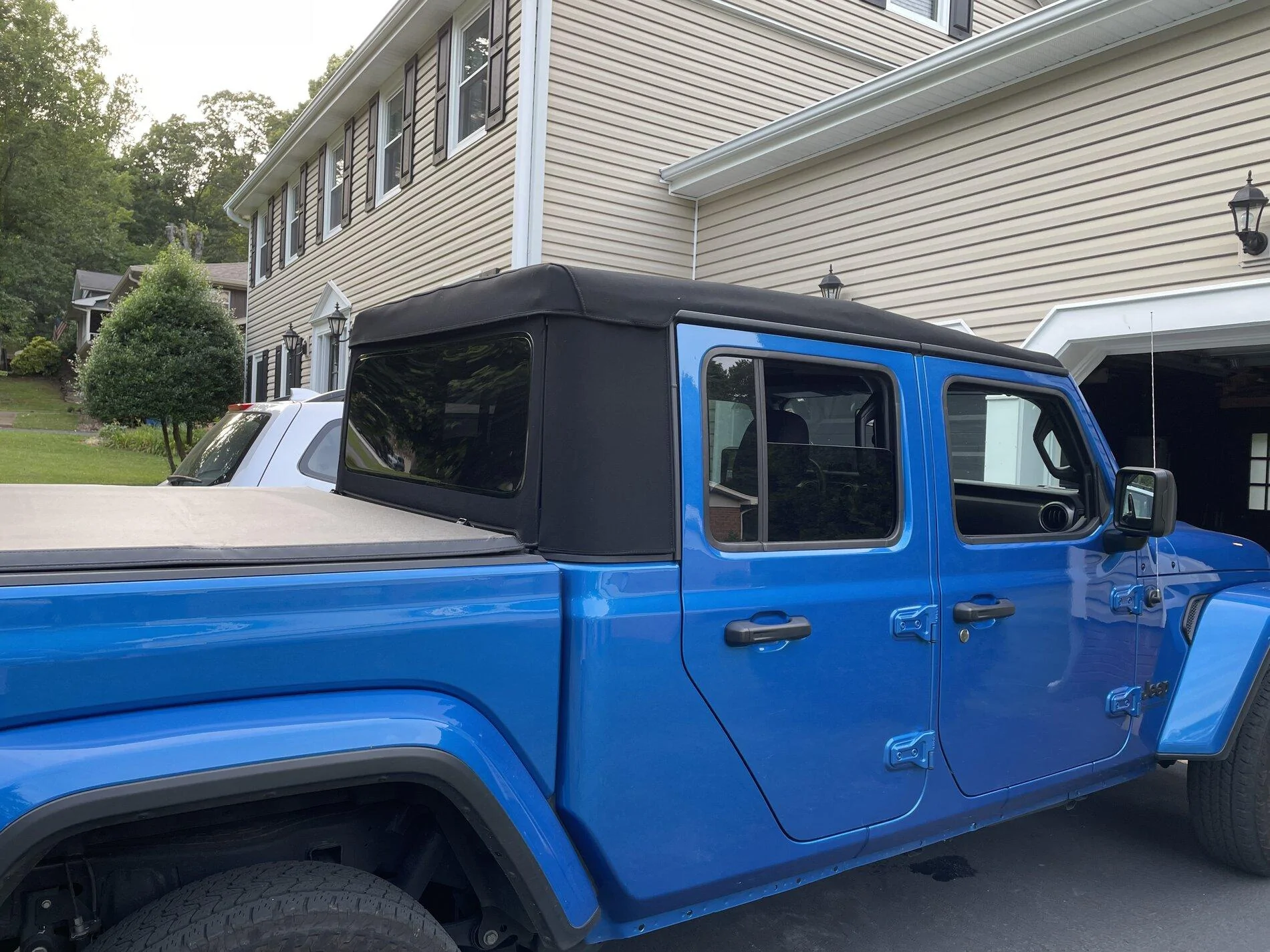 Jeep Gladiator Metal Corner Poking Through Soft Top DF8E35C4-4C3B-4420-AD1D-4E98B7A928B5