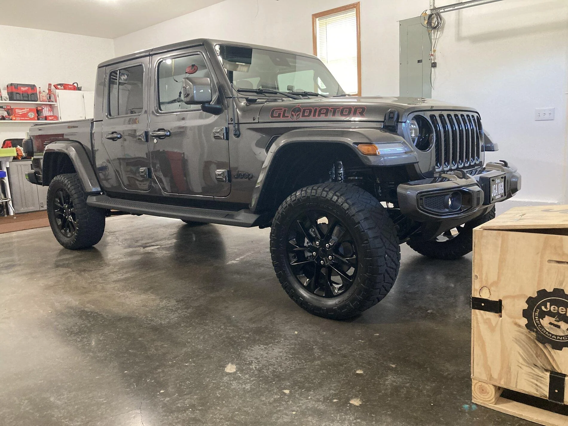 Jeep Gladiator GRANITE CRYSTAL JT Gladiator Club BD855897-2532-4891-8B44-AE7B1D0E2A54