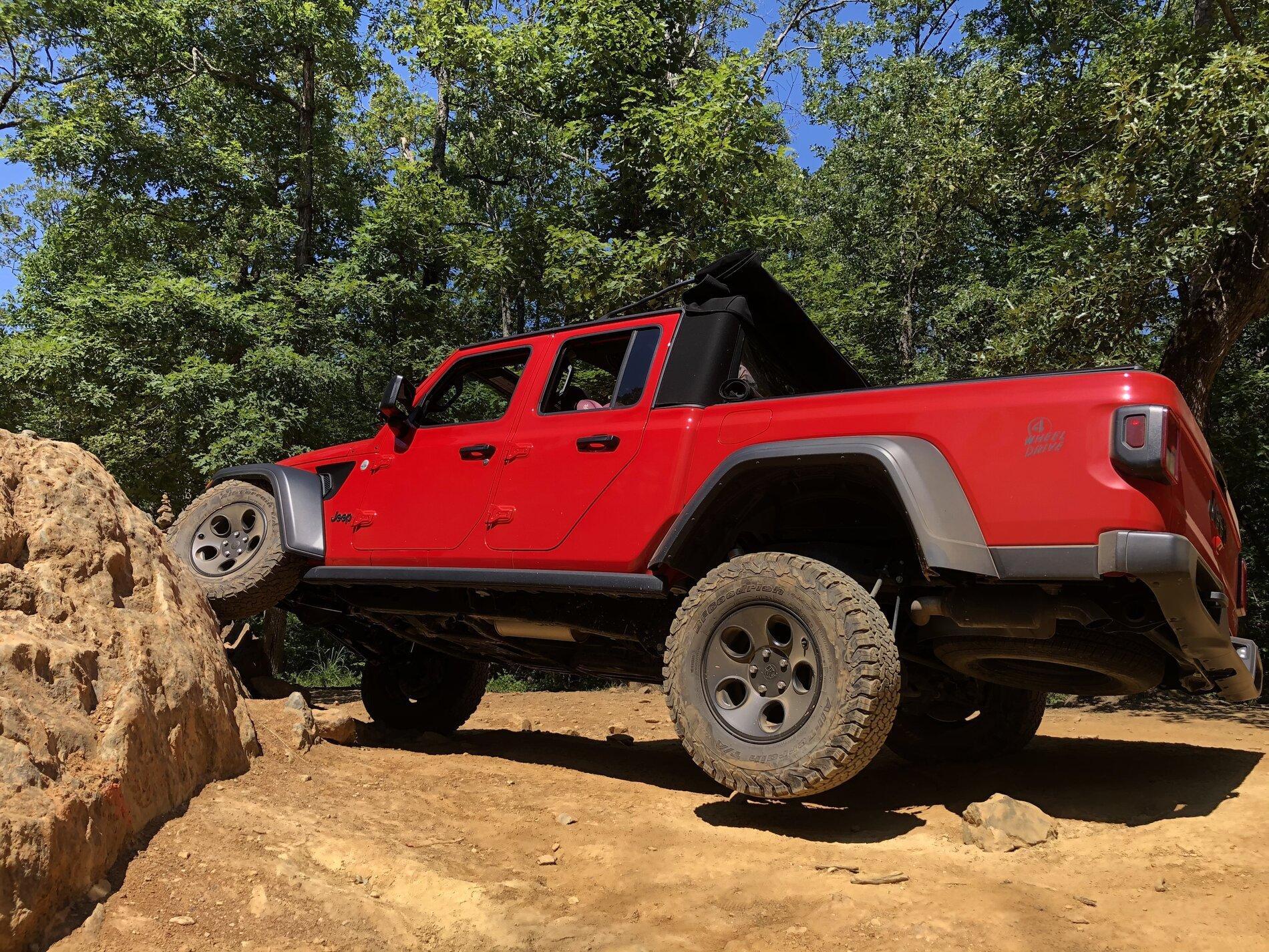 Jeep Gladiator FIRECRACKER RED Gladiator JT Club 78FC7ECF-DCF5-4F0C-8AAE-2ED8353FEE83