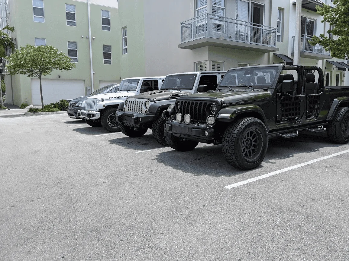 Jeep Gladiator Jeeps Parking Next To Jeeps 1624153010102