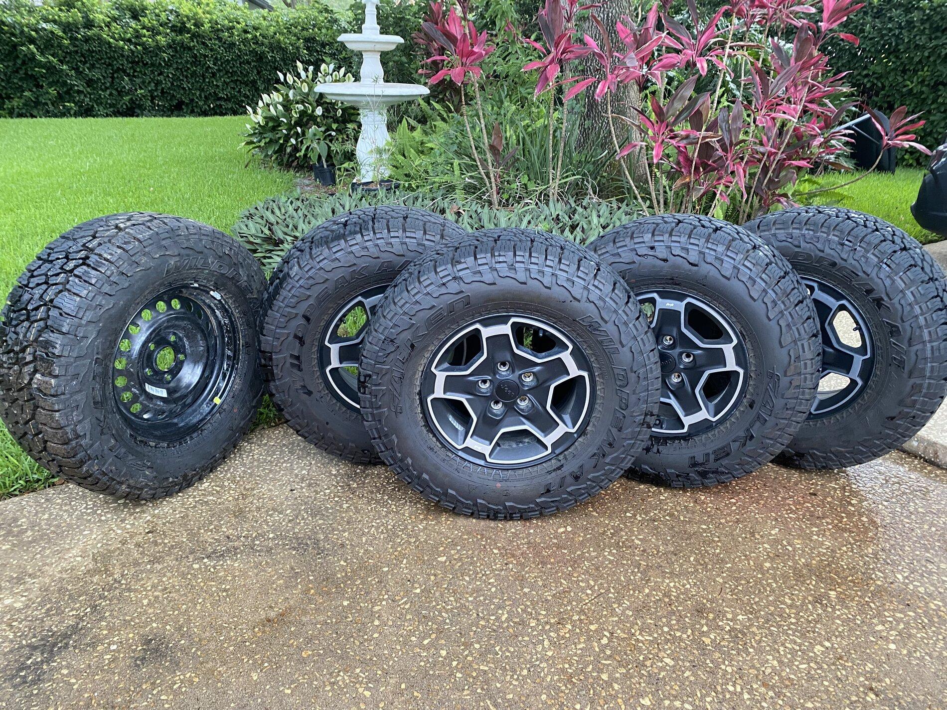 Jeep Gladiator Mojave Tires, wheels, TPMS (5) 9BEB9903-C724-4668-B6CB-12C7D4156778