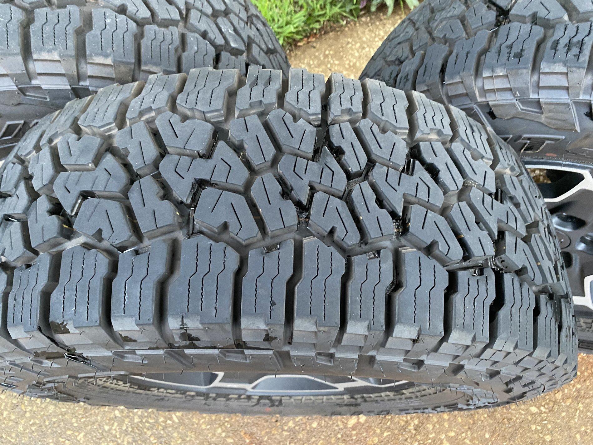 Jeep Gladiator Mojave Tires, wheels, TPMS (5) 3286ACDD-A4BB-433A-84E1-6C3B29CDB97A