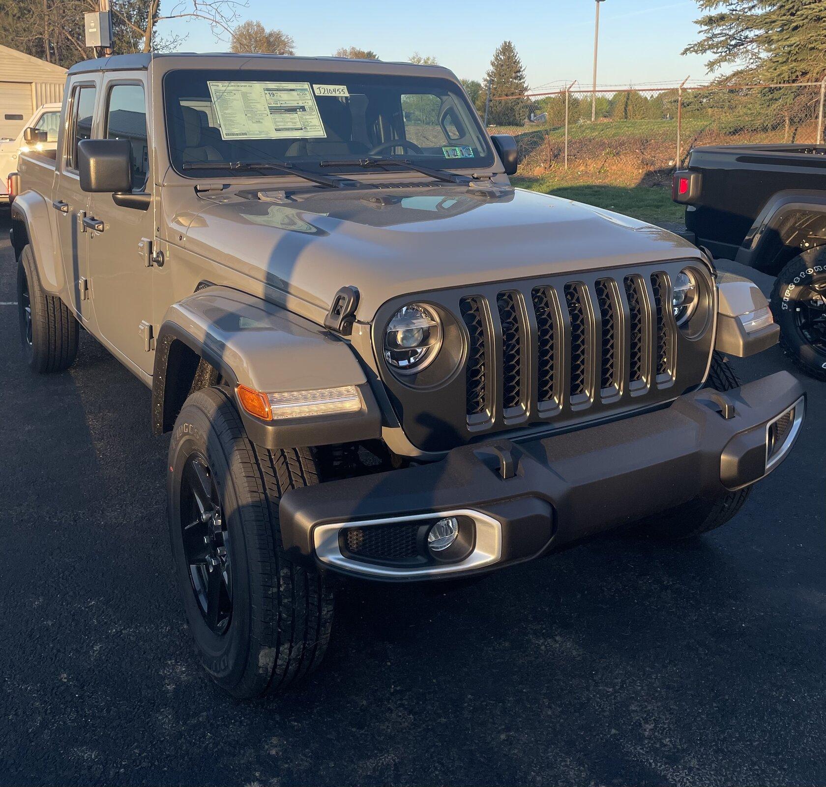Jeep Gladiator Bought it! 2174D26C-3C5D-45A3-B66A-F2DF5B98D2CE
