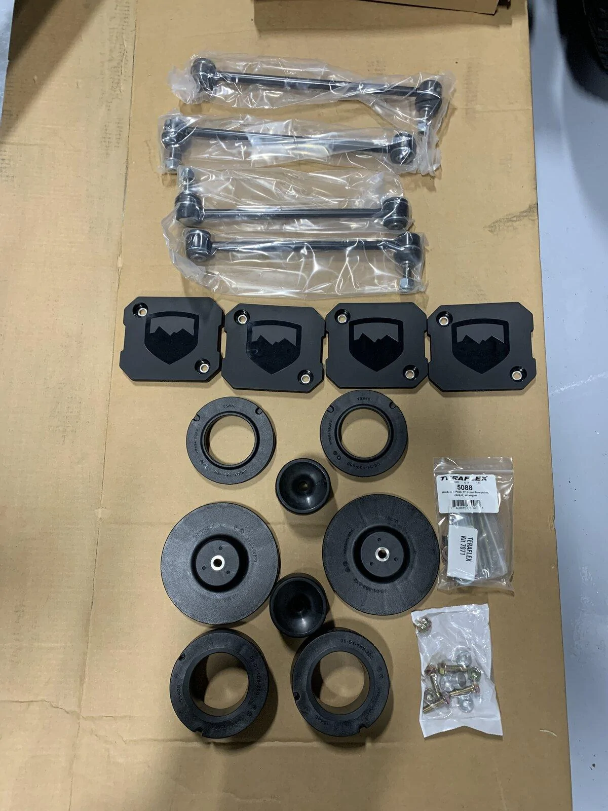 Jeep Gladiator Teraflex JT Gladiator 2.5 inch spacer lift BDB5E24E-460C-43D0-9196-B9E89BD2139C