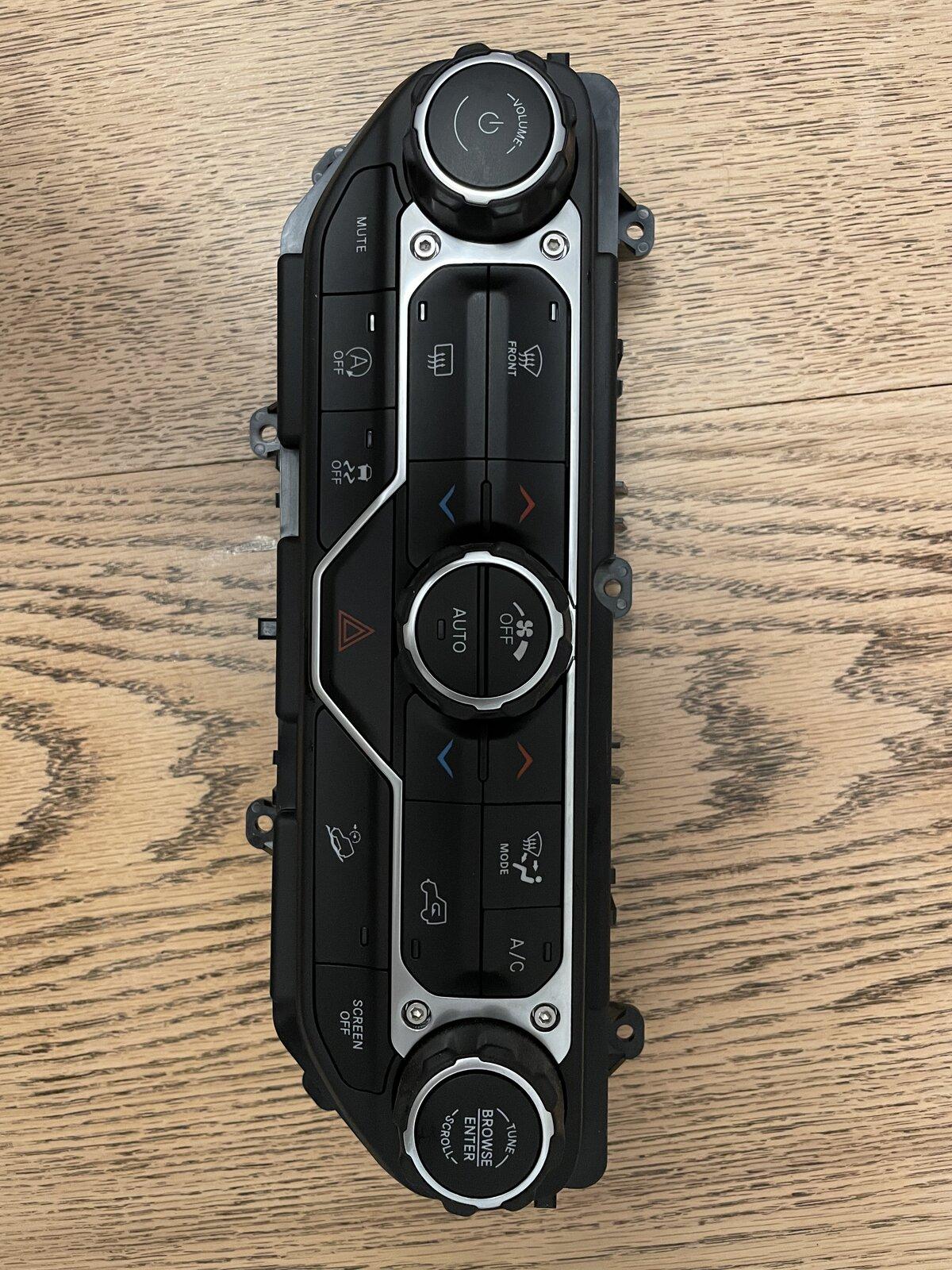 Jeep Gladiator HVAC Control - $160 obo A9B71AF3-0CD6-4F61-9955-EF6BA4F76A5B